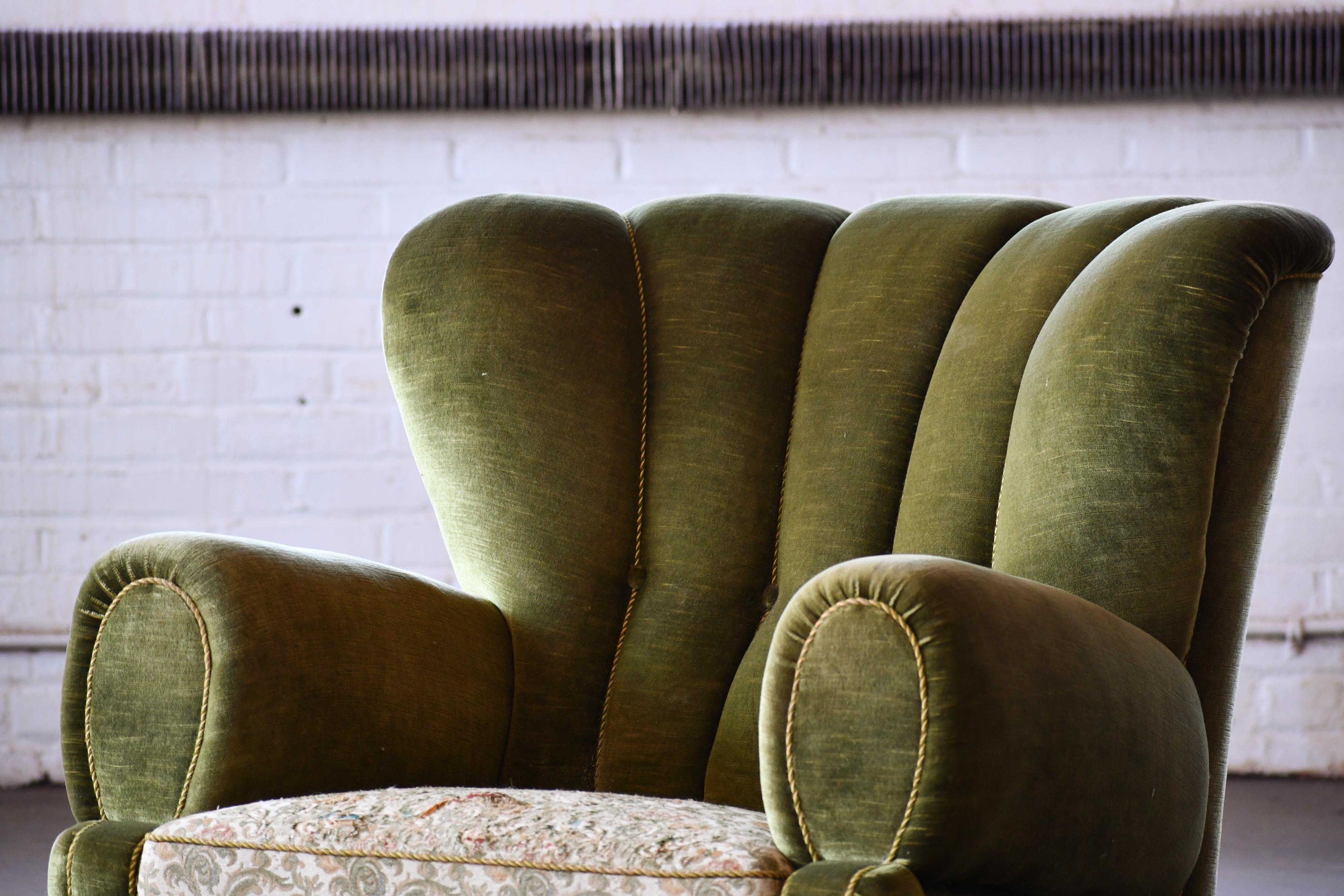 Mid-20th Century Pair of Sublime Danish 1940's Large Scale Club Chair Sin Style of Fritz Hansen