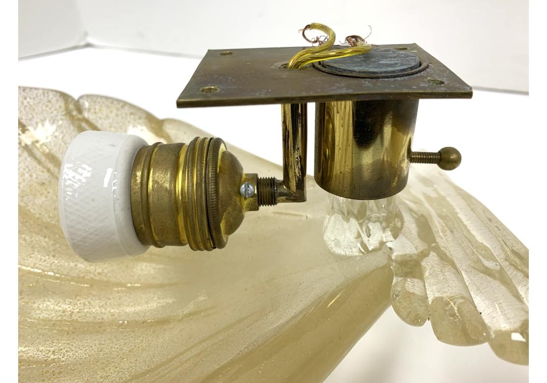 Pareja De Apliques Electrificados En Forma De Concha De Murano Sustanciales en venta 10