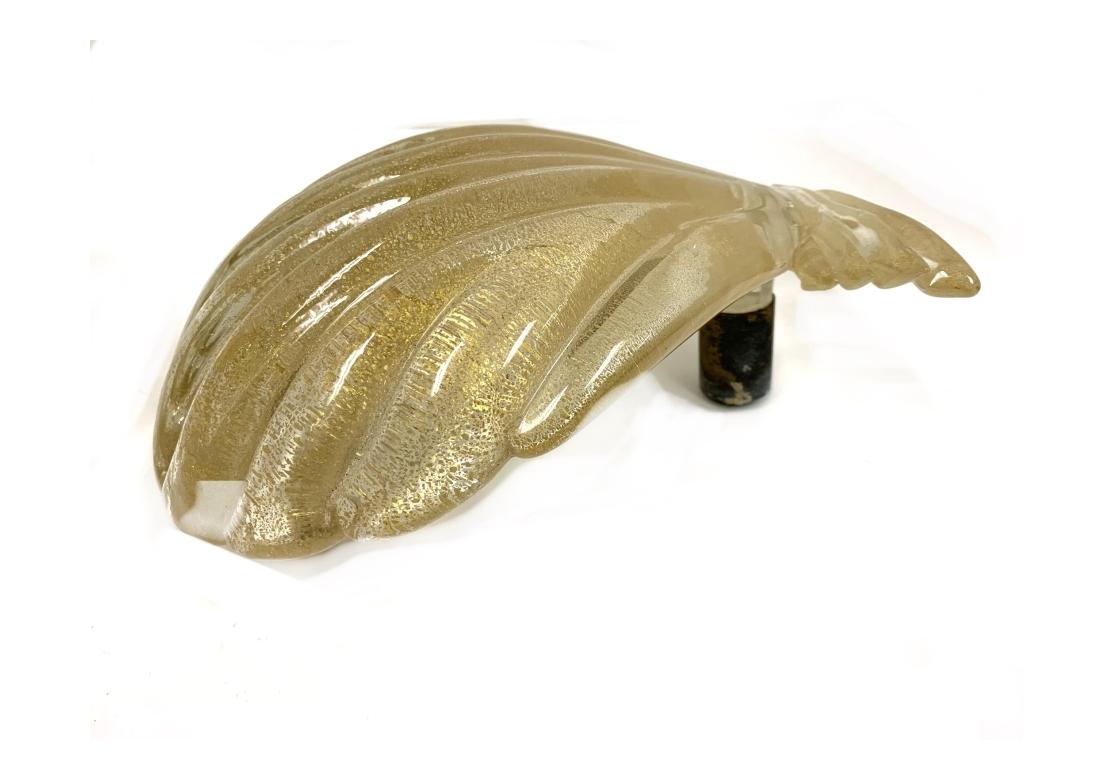 Pareja De Apliques Electrificados En Forma De Concha De Murano Sustanciales en Desgastado estado para la venta en Bridgeport, CT