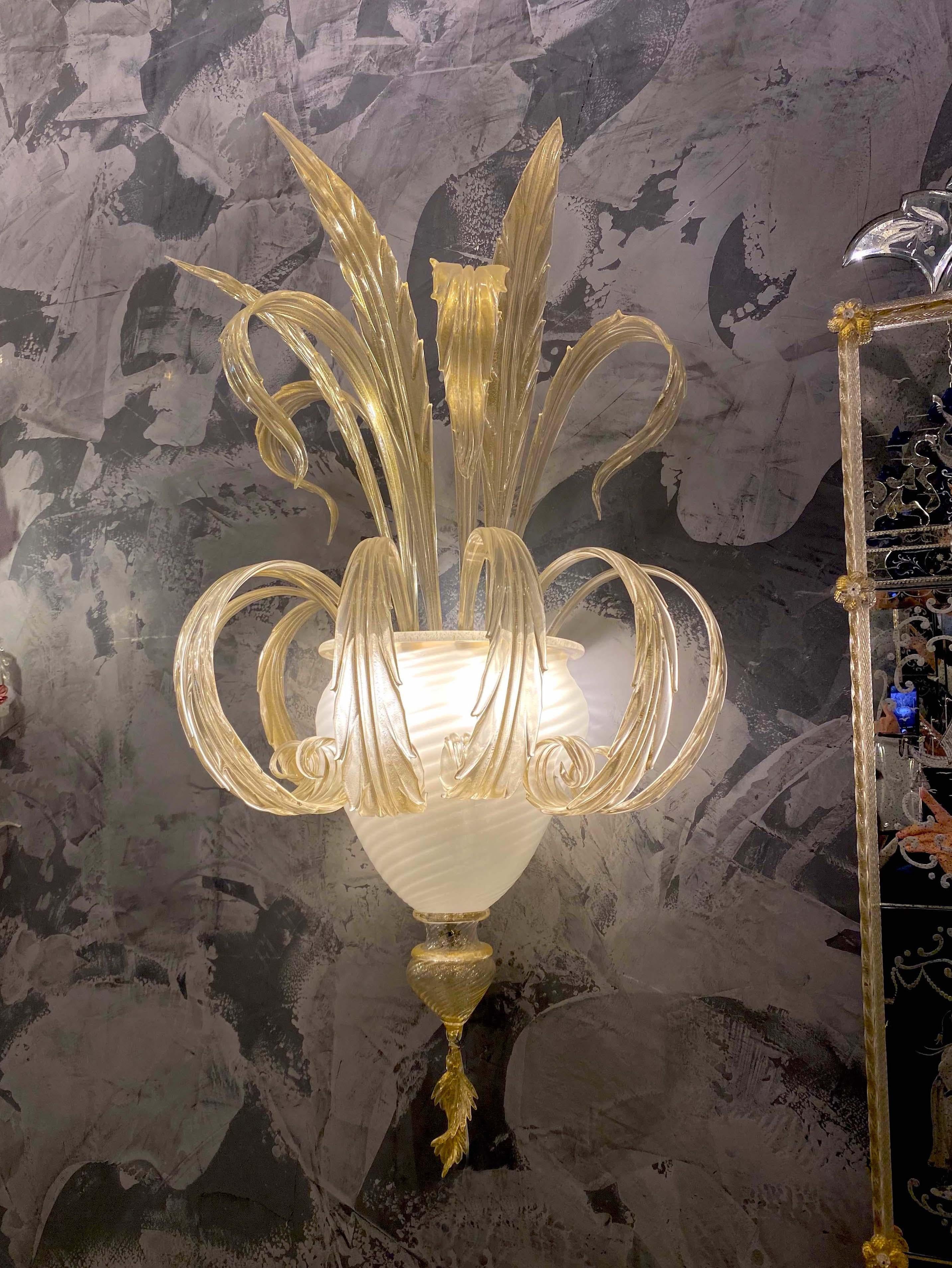 Pair of Sumptuous Gold Murano Glass Leave Wall Sconces For Sale 3