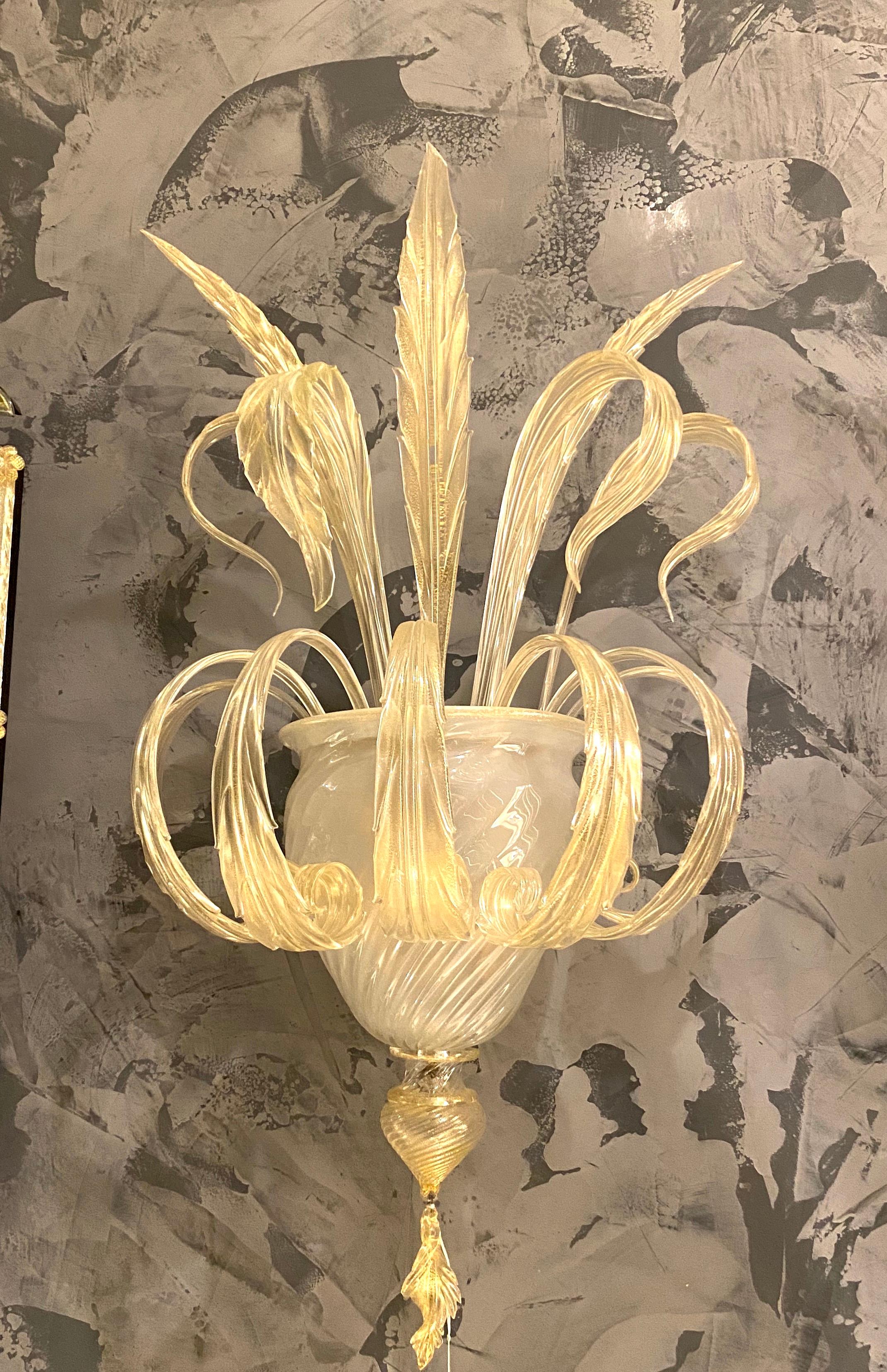 Pair of Sumptuous Gold Murano Glass Leave Wall Sconces For Sale 1