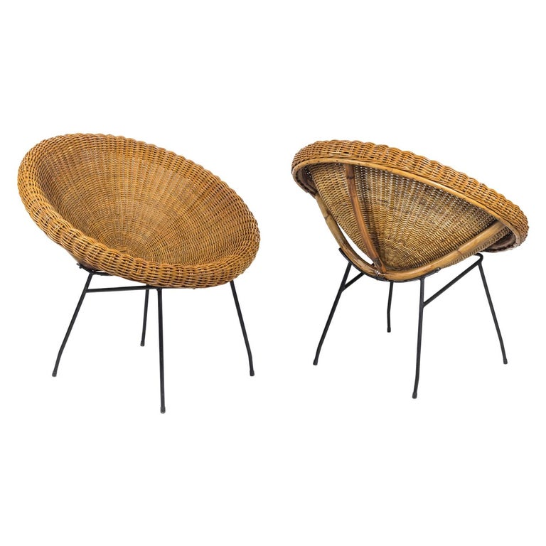 Pair of Sun Chairs in Wicker and Black Metal, 1950s For Sale