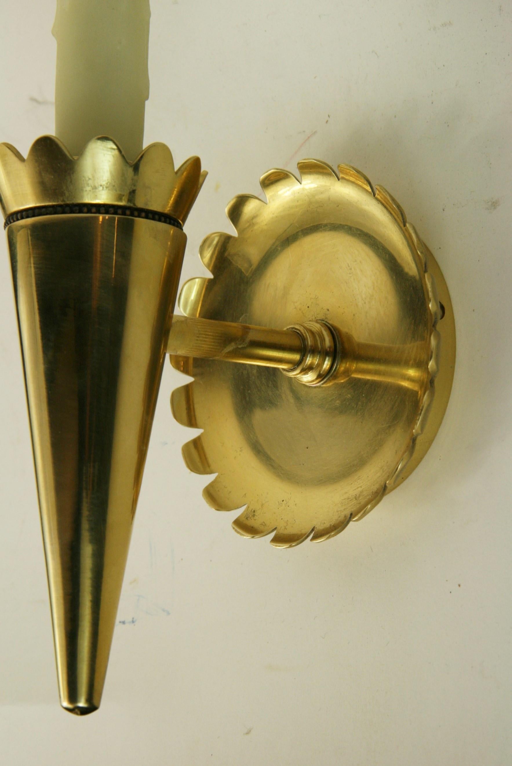 Pair of Sunburst Brass Sconces In Good Condition For Sale In Douglas Manor, NY