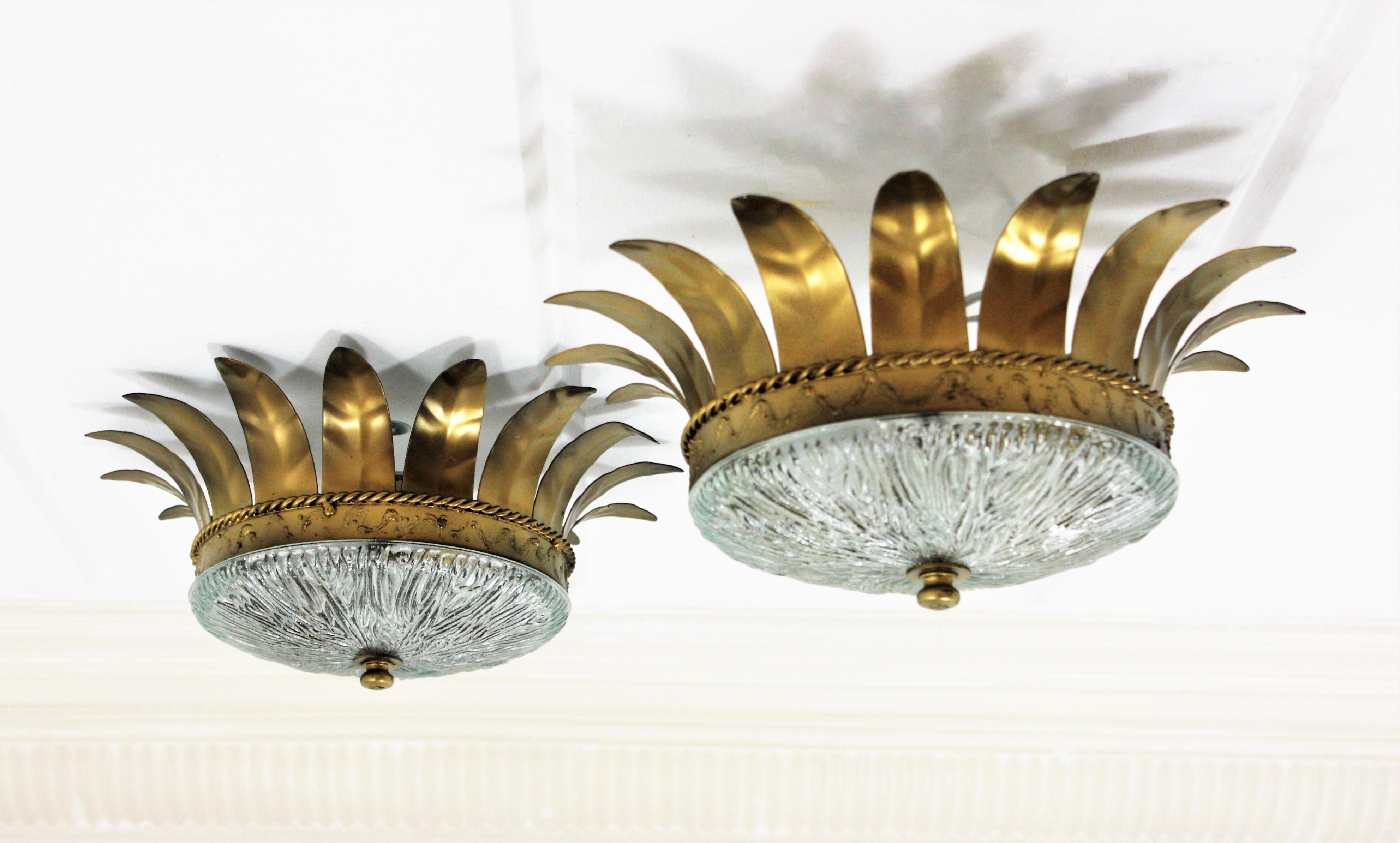 Pair of Sunburst Crown Flush Mounts in Gilt Metal and Glass In Excellent Condition In Barcelona, ES