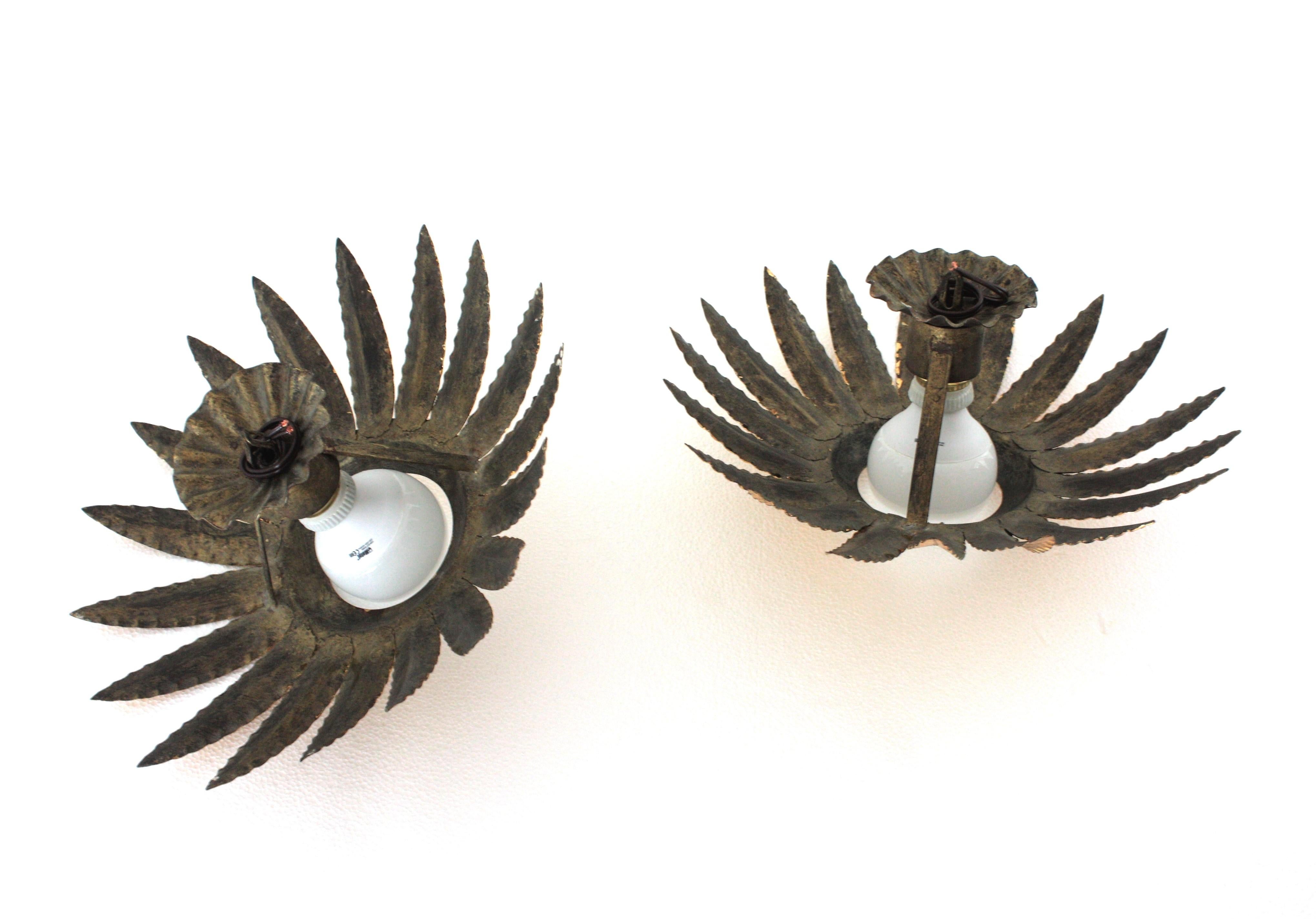 Paire de luminaires ou pendentifs à fleurs Sunburst en métal doré en vente 11