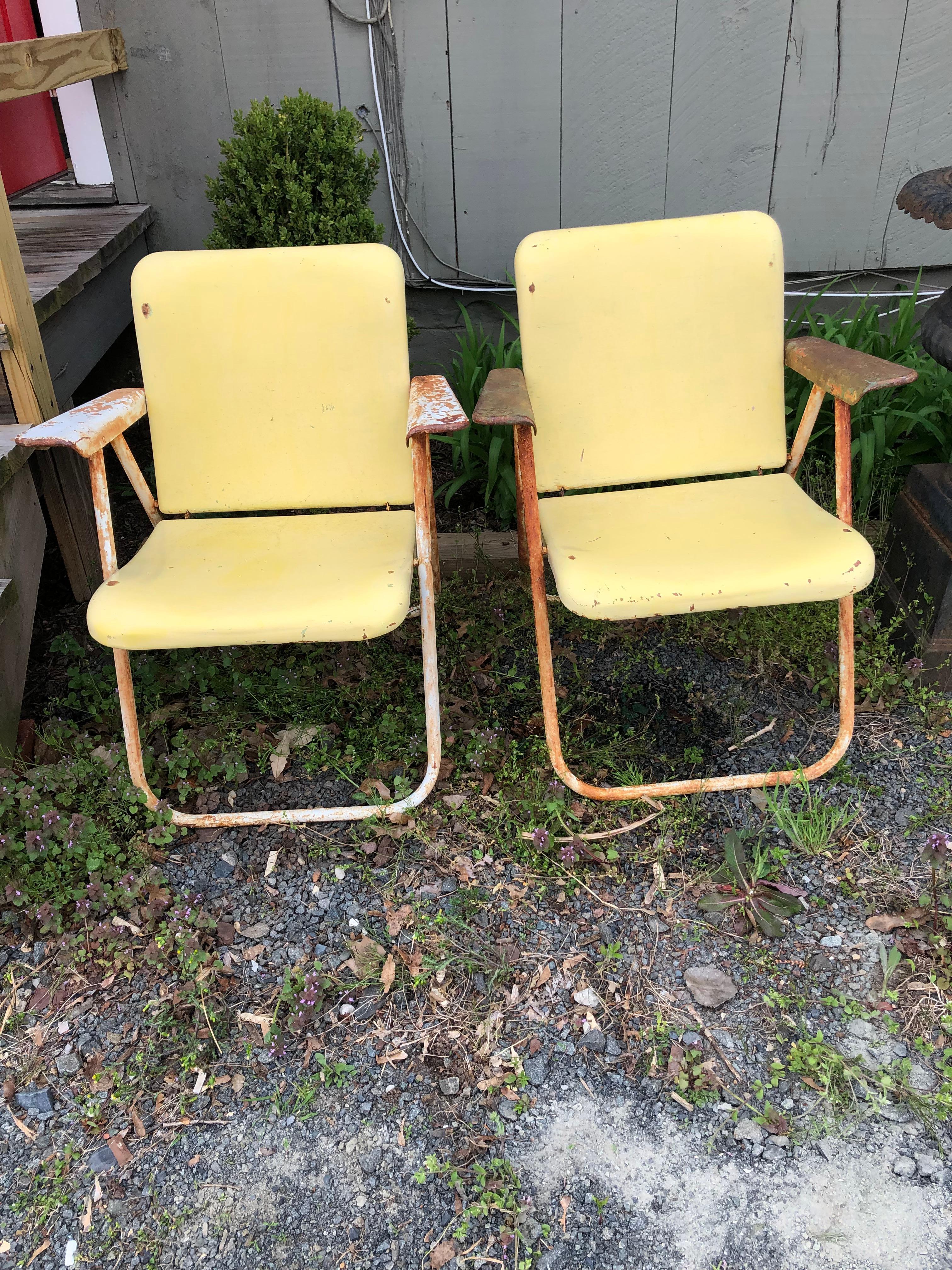 Milieu du XXe siècle Paire de fauteuils pliants vintage industriels très frais en métal en vente