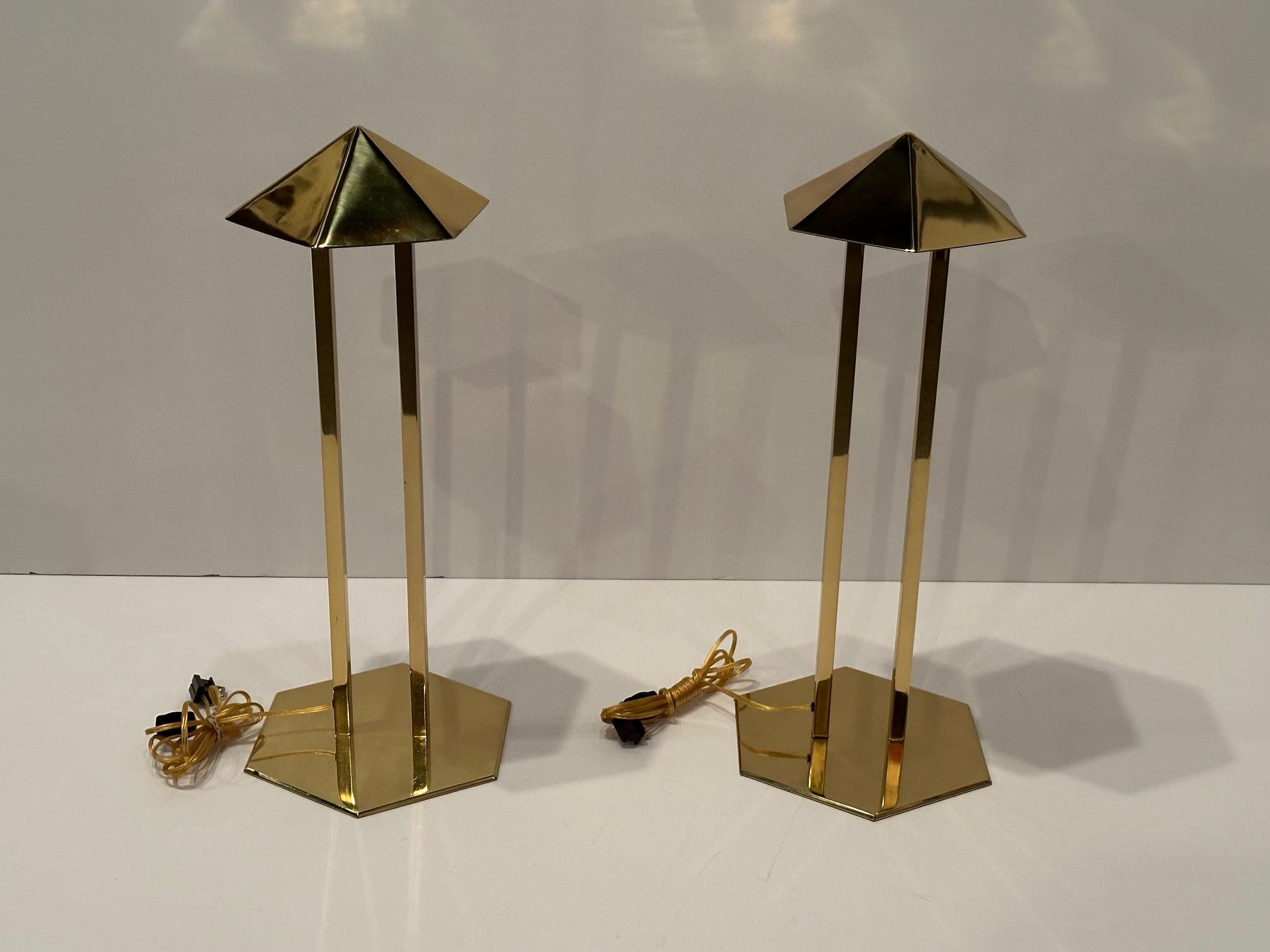 Laiton Paire de lampes de bureau en laiton de Robert Sonneman pour George Kovacs en vente