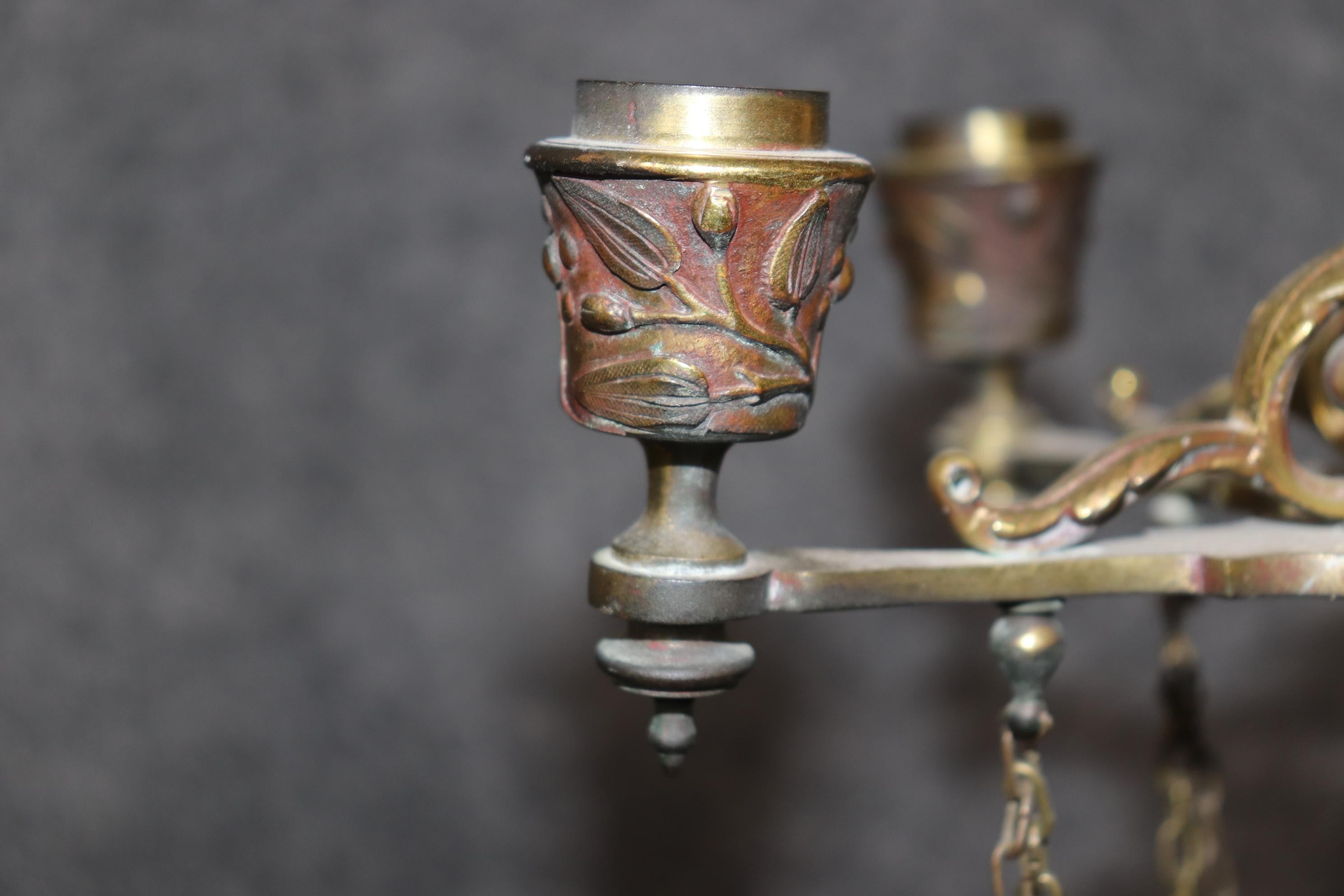 Pareja de soberbias lámparas de sobremesa francesas con forma de doncella de bronce y mármol en venta 1