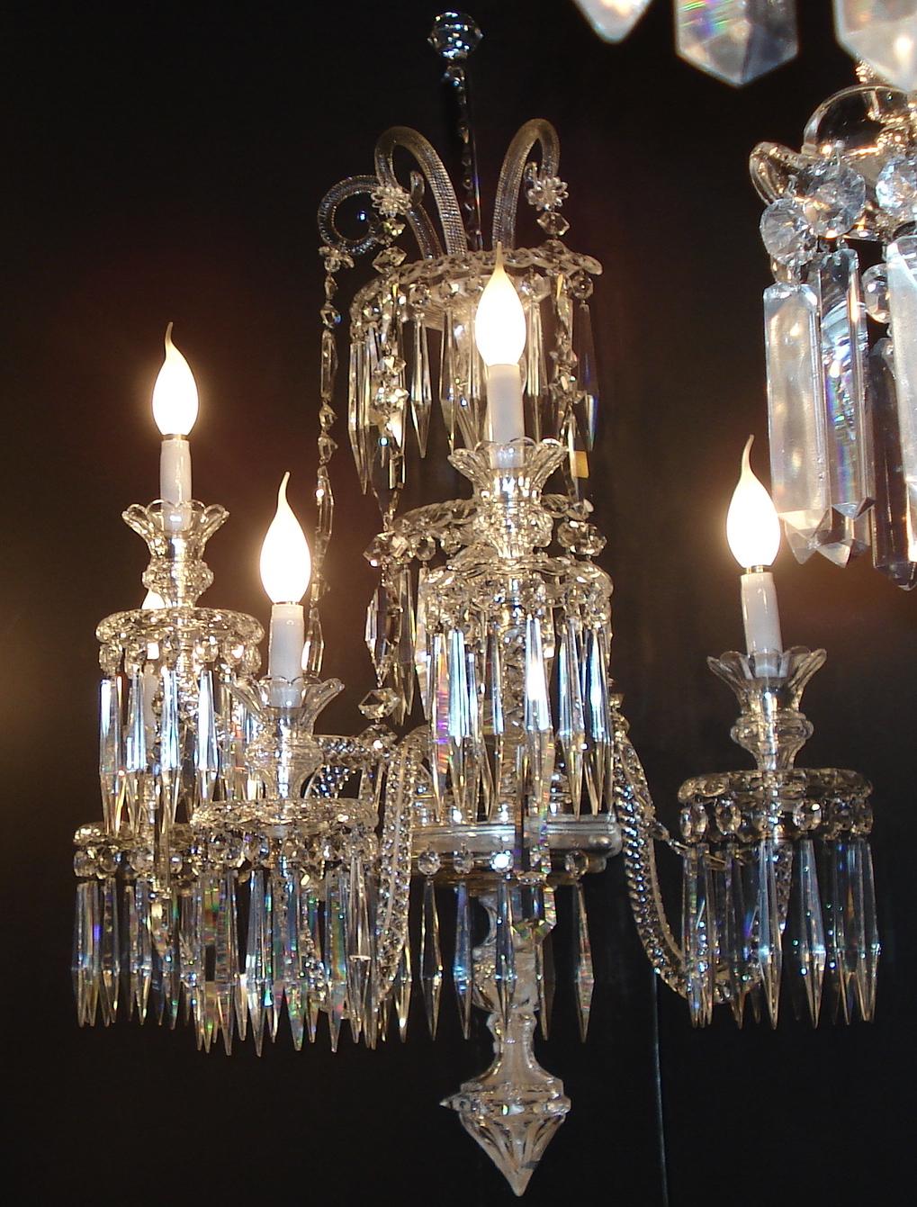 20ième siècle Paire de superbes appliques à cinq lumières en cristal de Baccarat:: France en vente