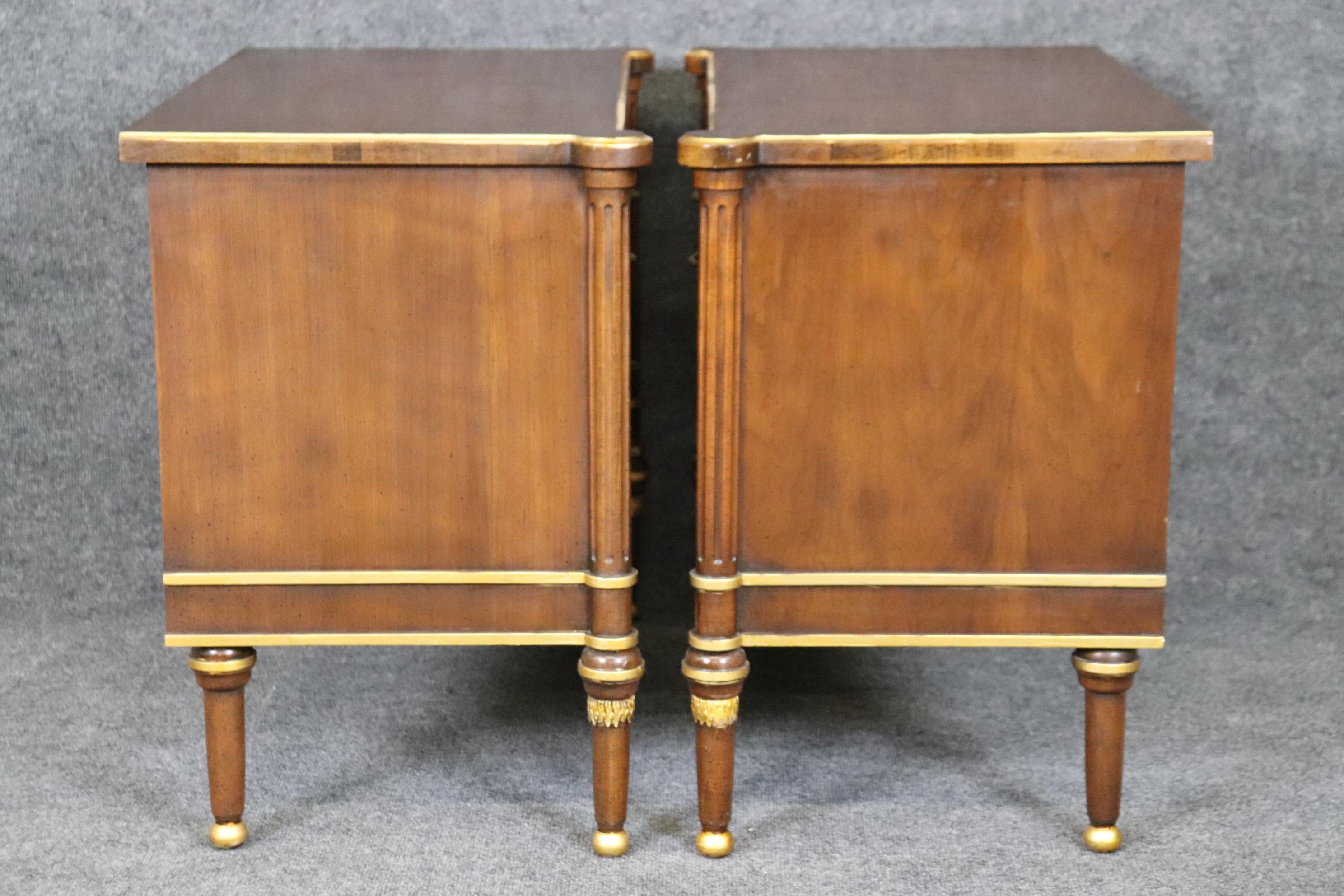 Pair of Superb Quality French Louis XVI Style Walnut and Brass Nightstands For Sale 2
