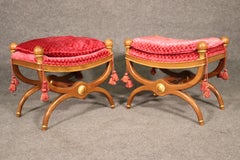 Paar hervorragende gepolsterte Samt-Hocker im Cerule-Stil aus vergoldetem Nussbaumholz