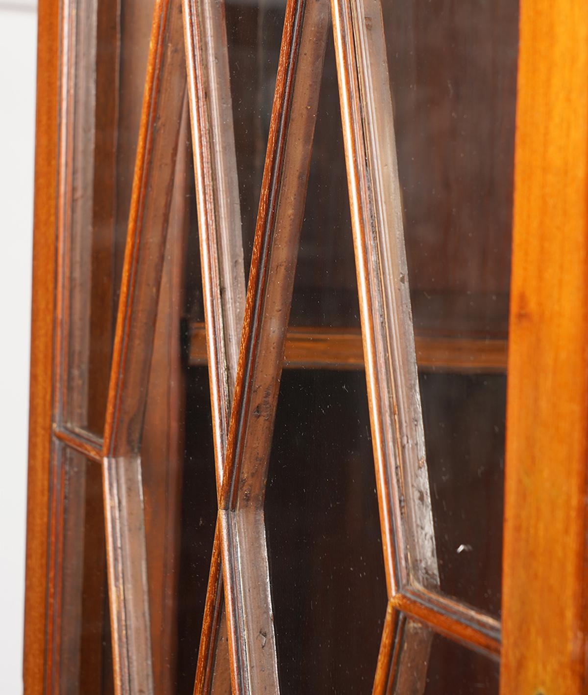 Glass Pair of Superior English Edwardian Mahogany Glazed Door Bookcases, circa 1890