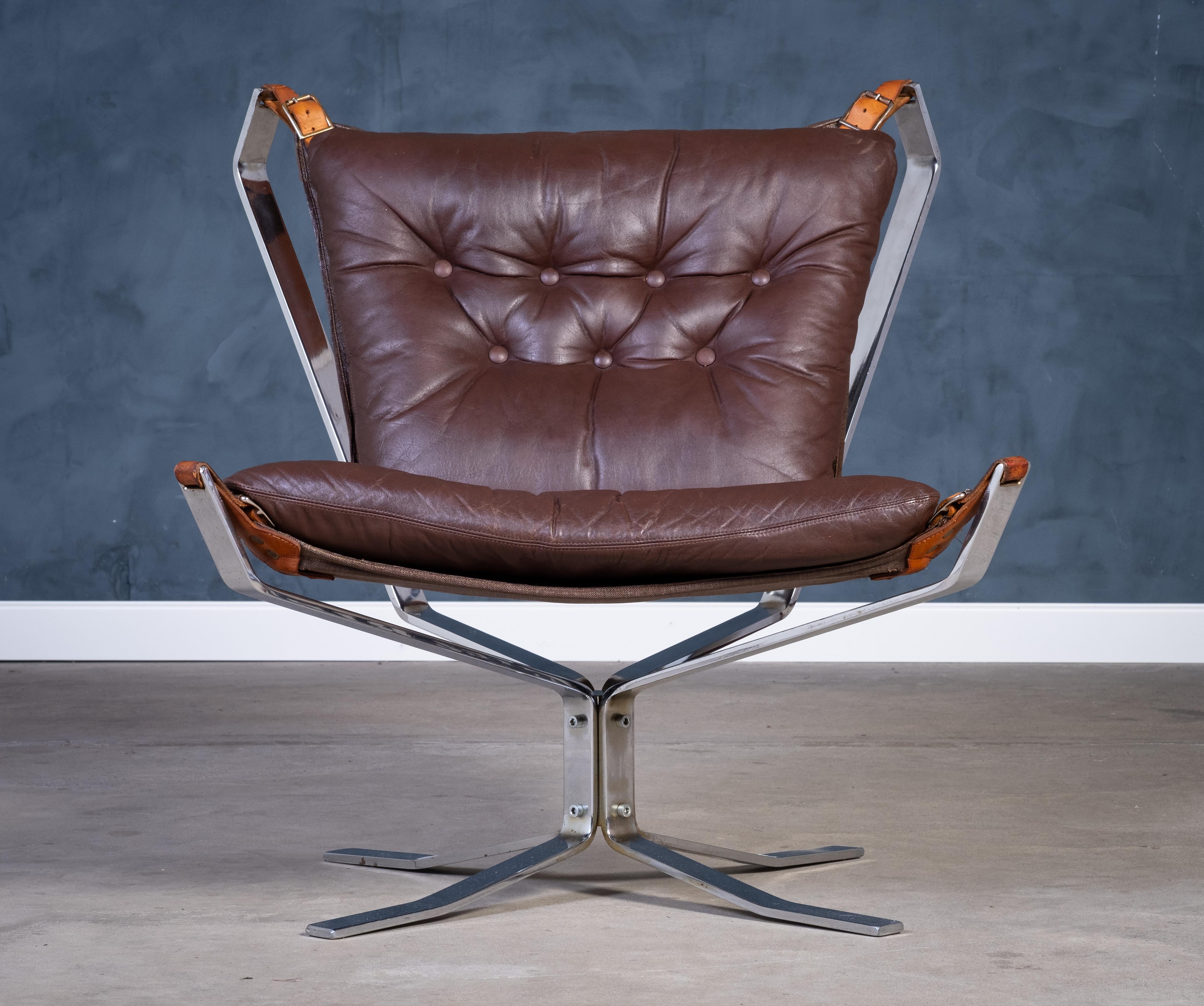 Paire de fauteuils en cuir 