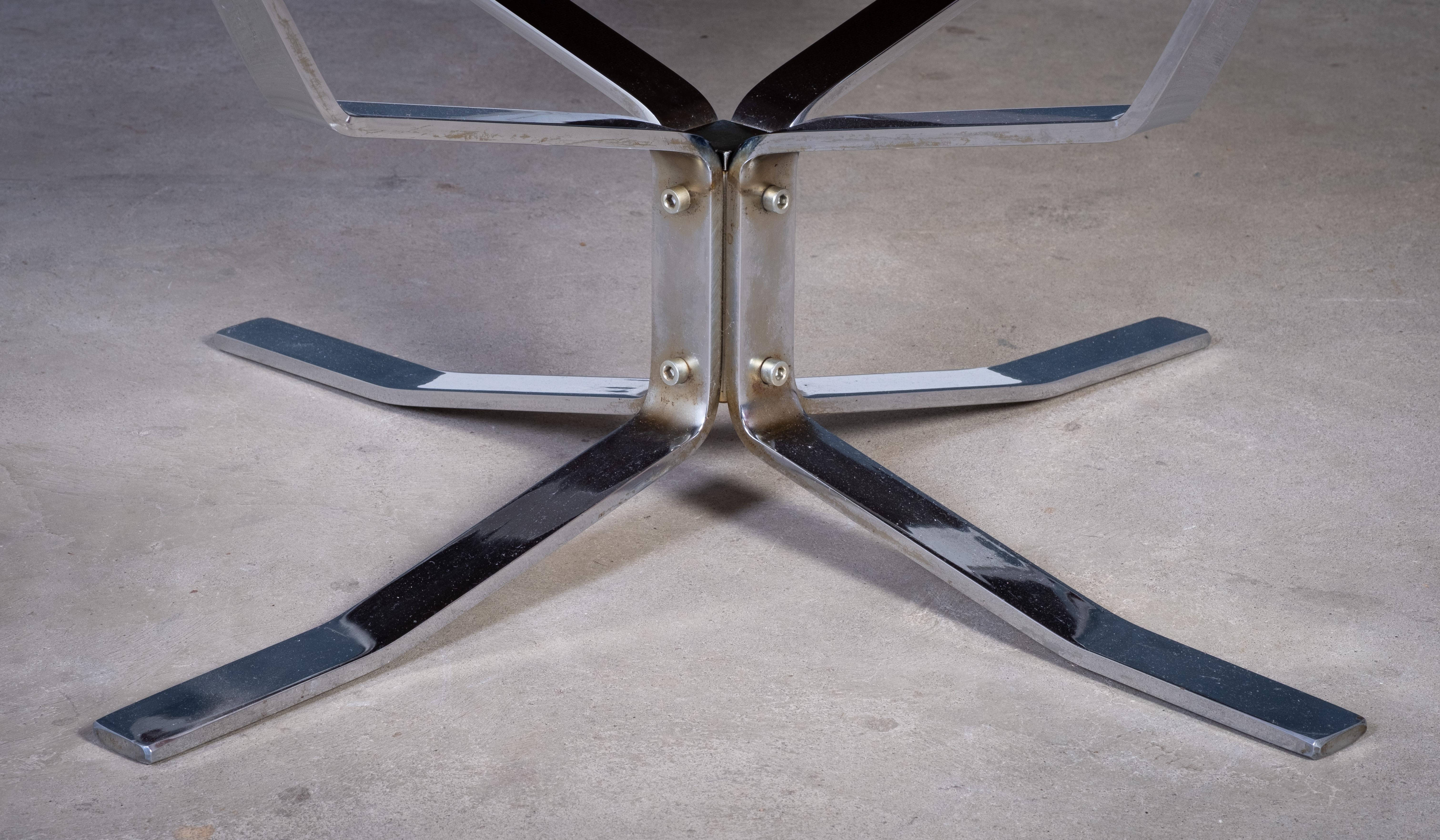 Paire de fauteuils en cuir 