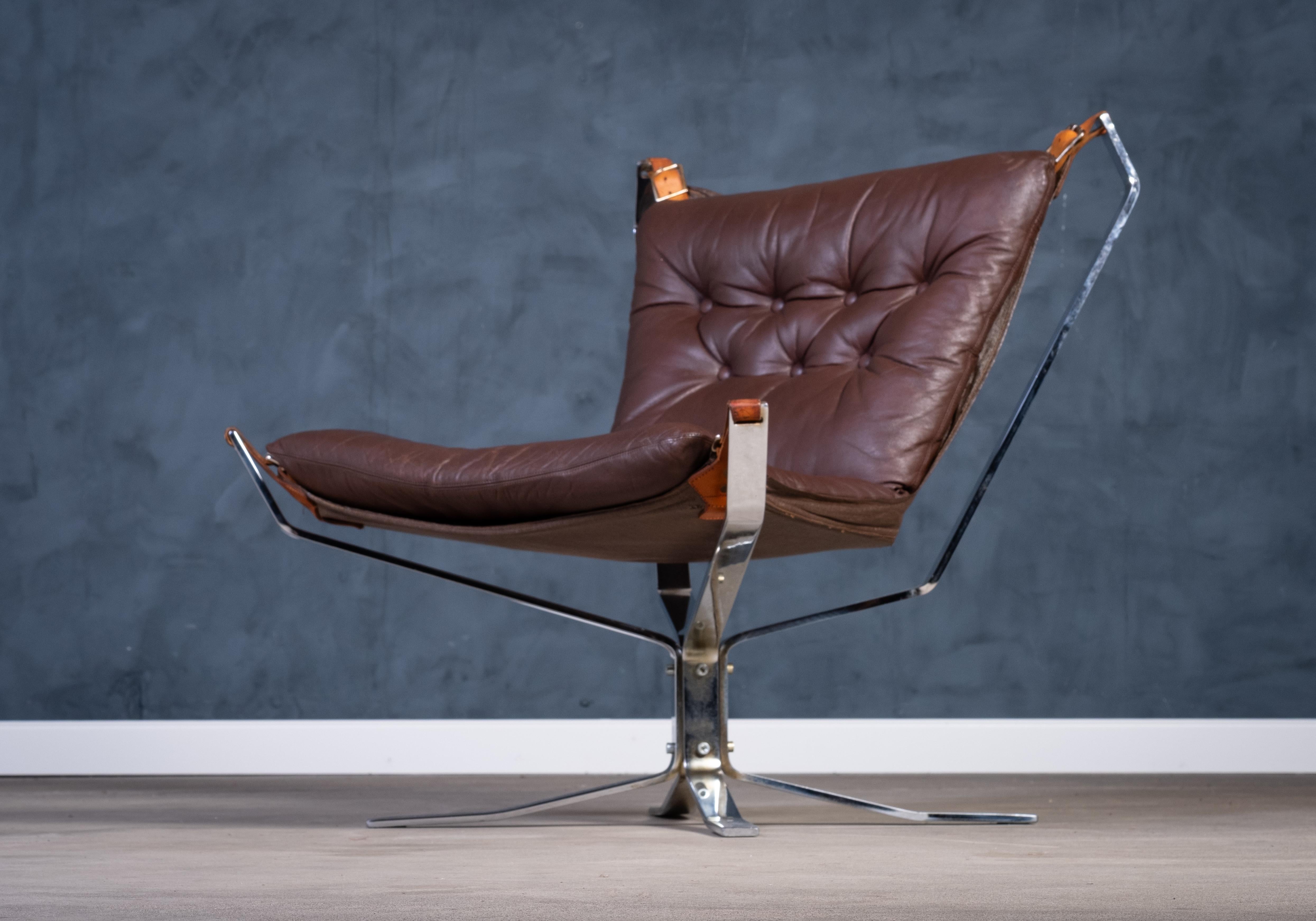 Paire de fauteuils en cuir 