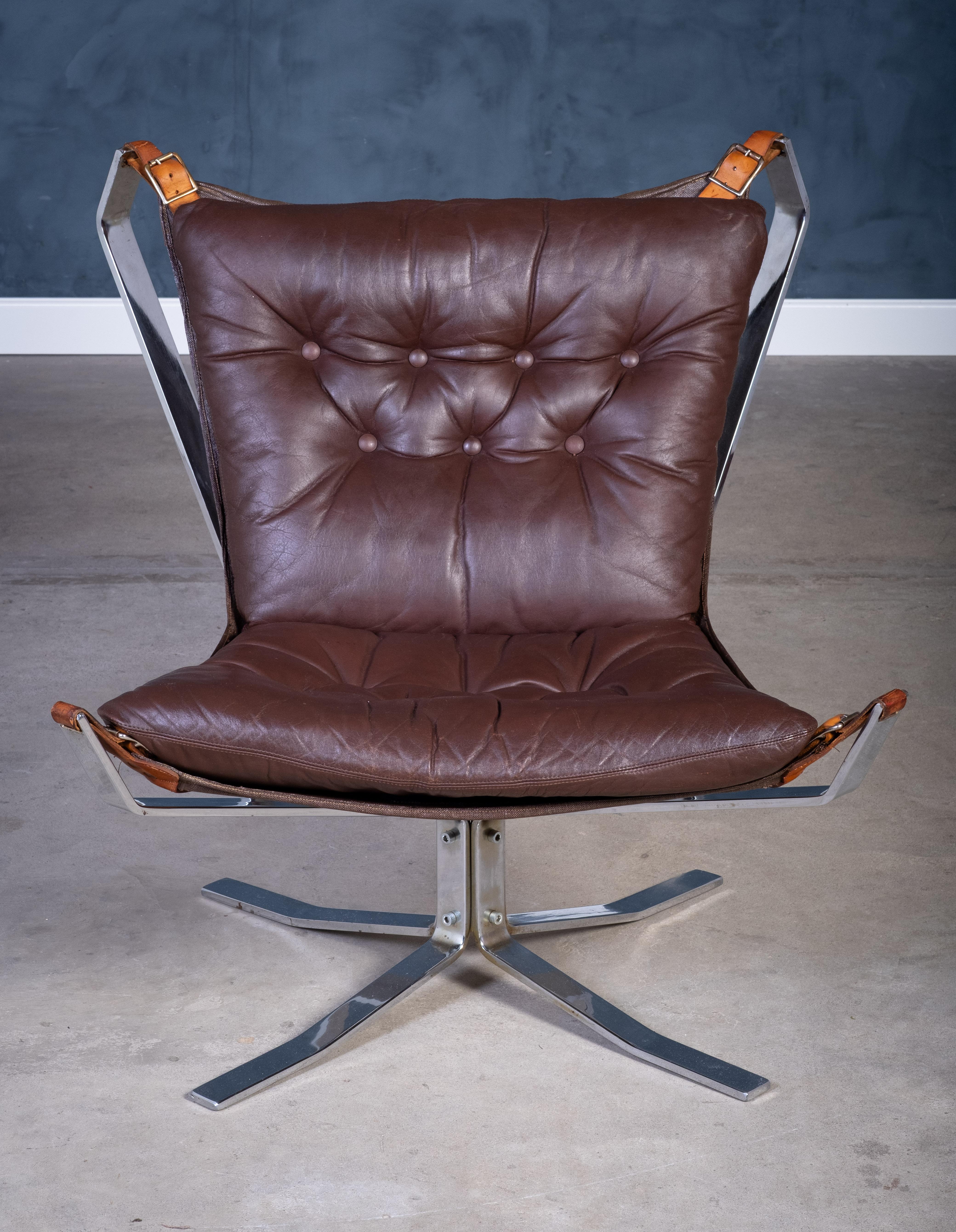 Paire de fauteuils en cuir 