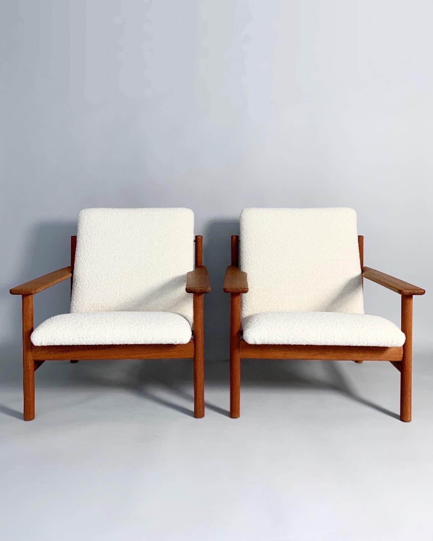 Mid-Century Modern Pair of Sven Ivar Dysthe Teak & Bouclé Lounge Chairs 1001 Dokka Norway 1960s 