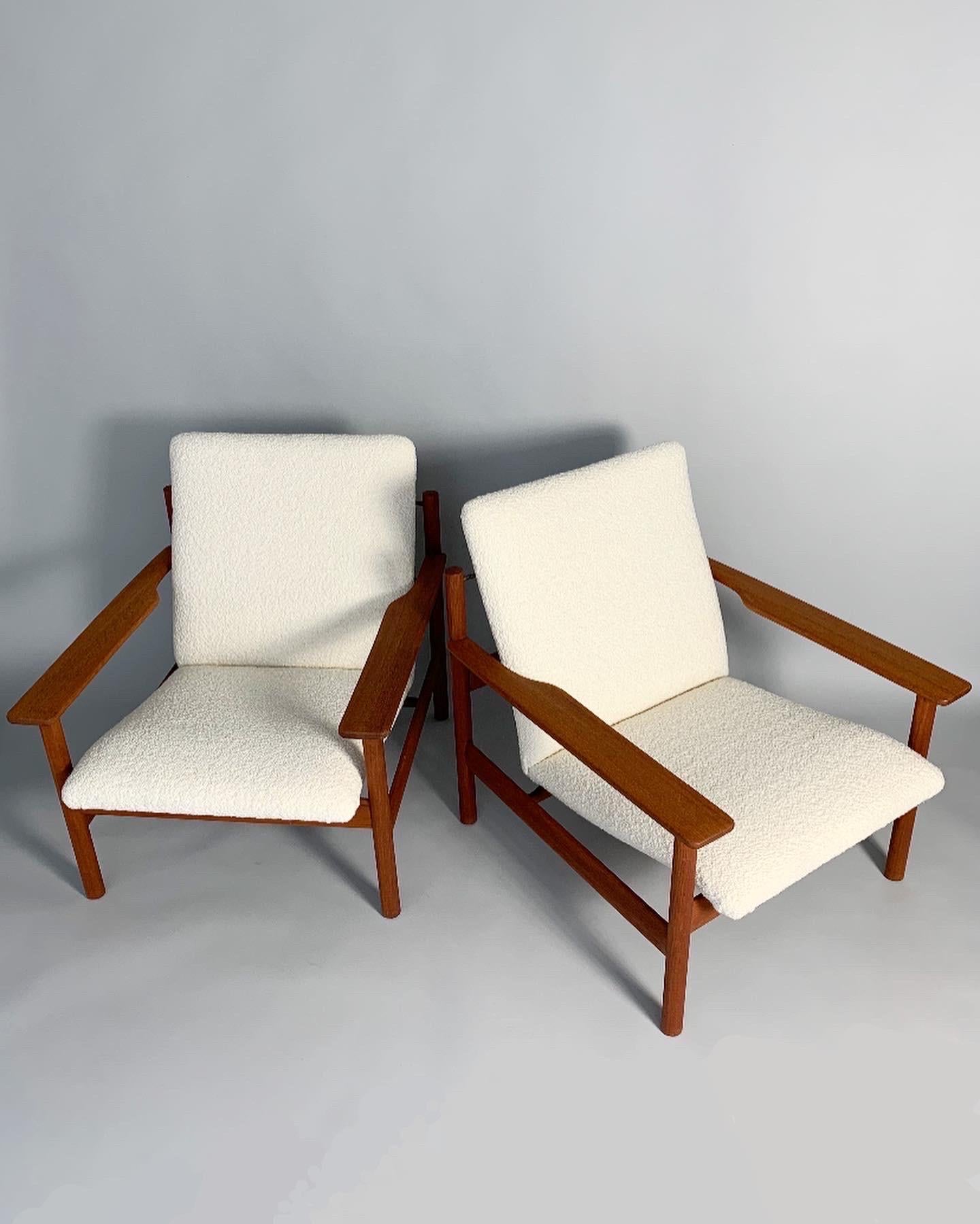 Norwegian Pair of Sven Ivar Dysthe Teak & Bouclé Lounge Chairs 1001 Dokka Norway 1960s 