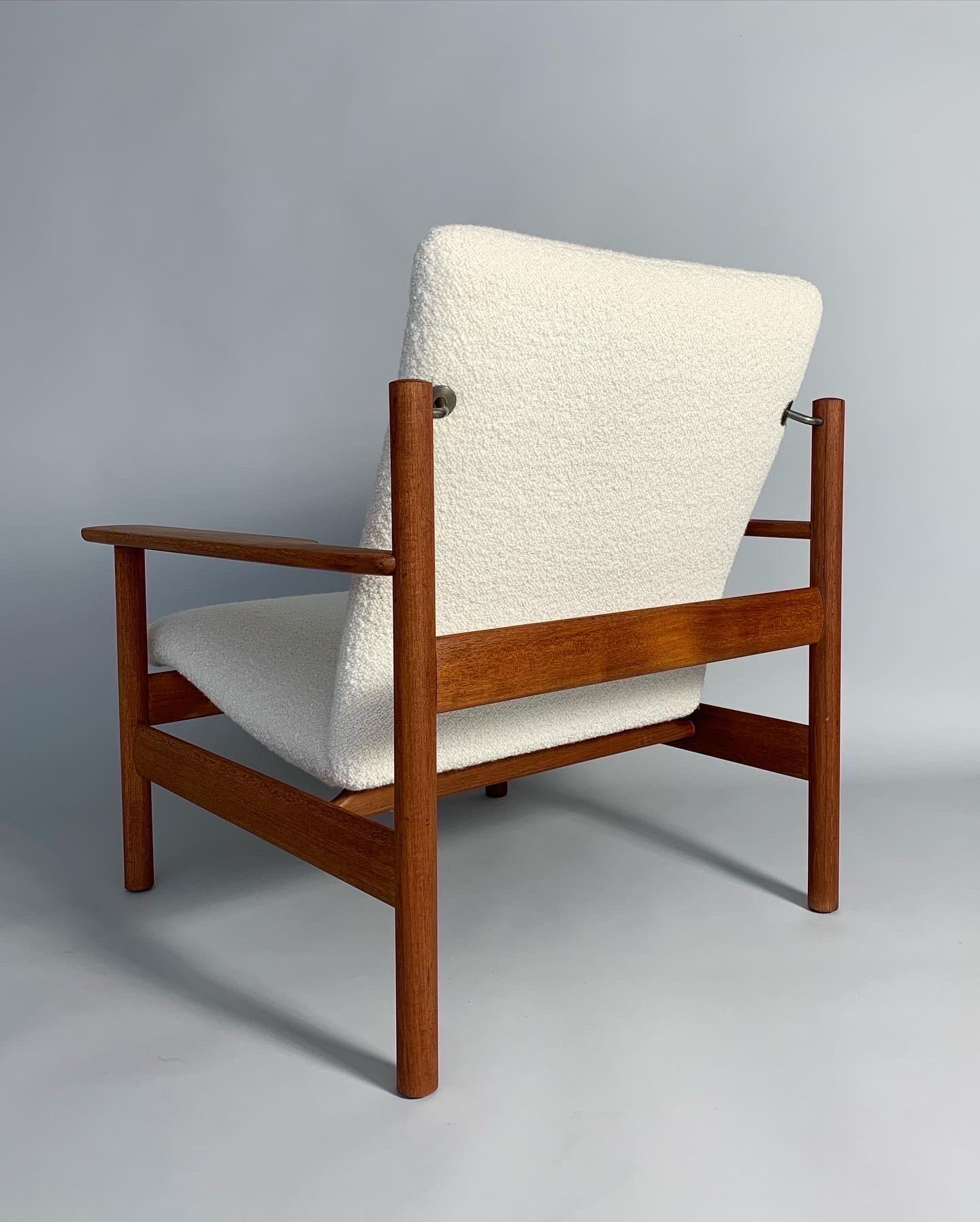 Mid-20th Century Pair of Sven Ivar Dysthe Teak & Bouclé Lounge Chairs 1001 Dokka Norway 1960s 
