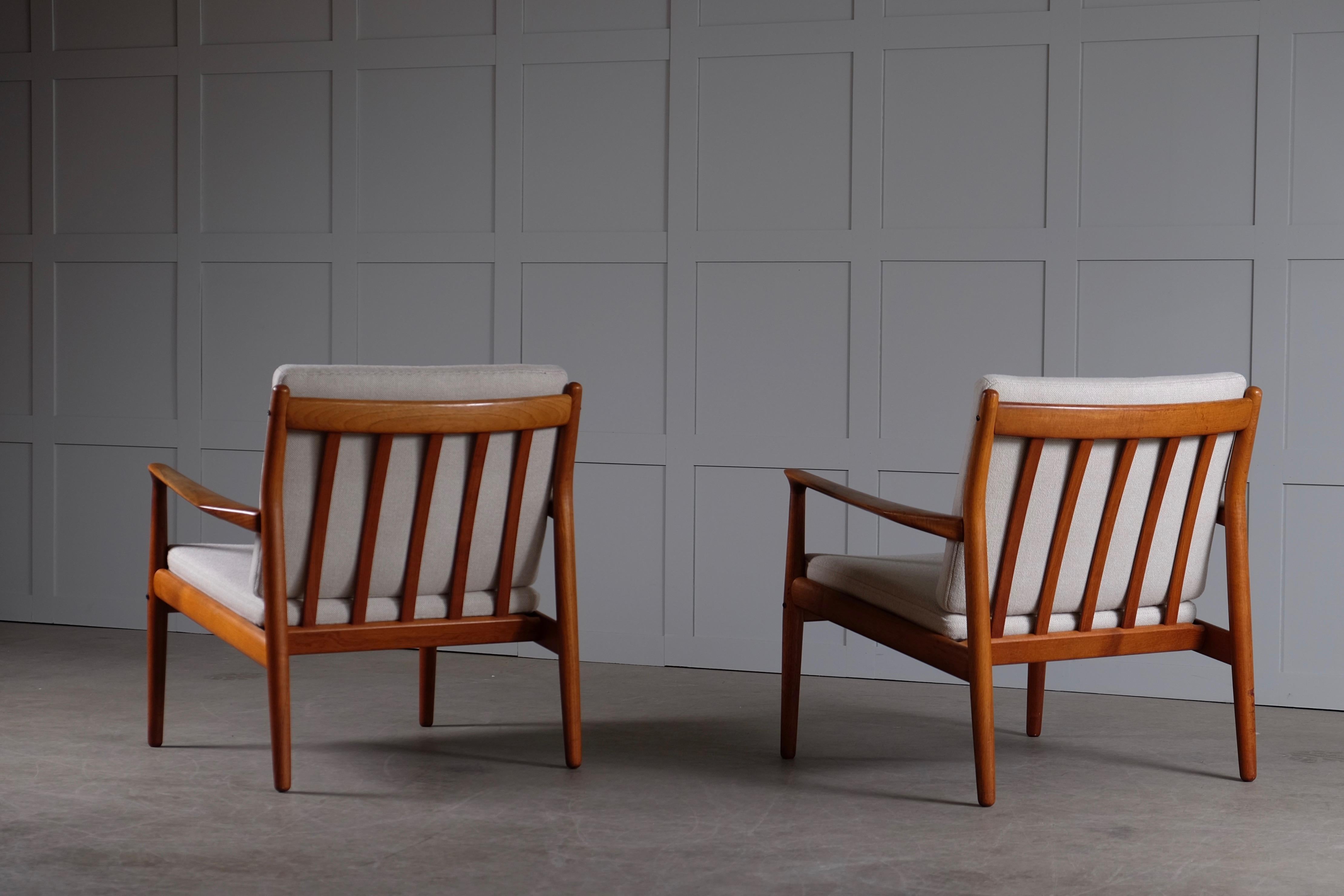 Scandinavian Modern Pair of Svend Aage Eriksen Easy Chairs, Denmark, 1960s