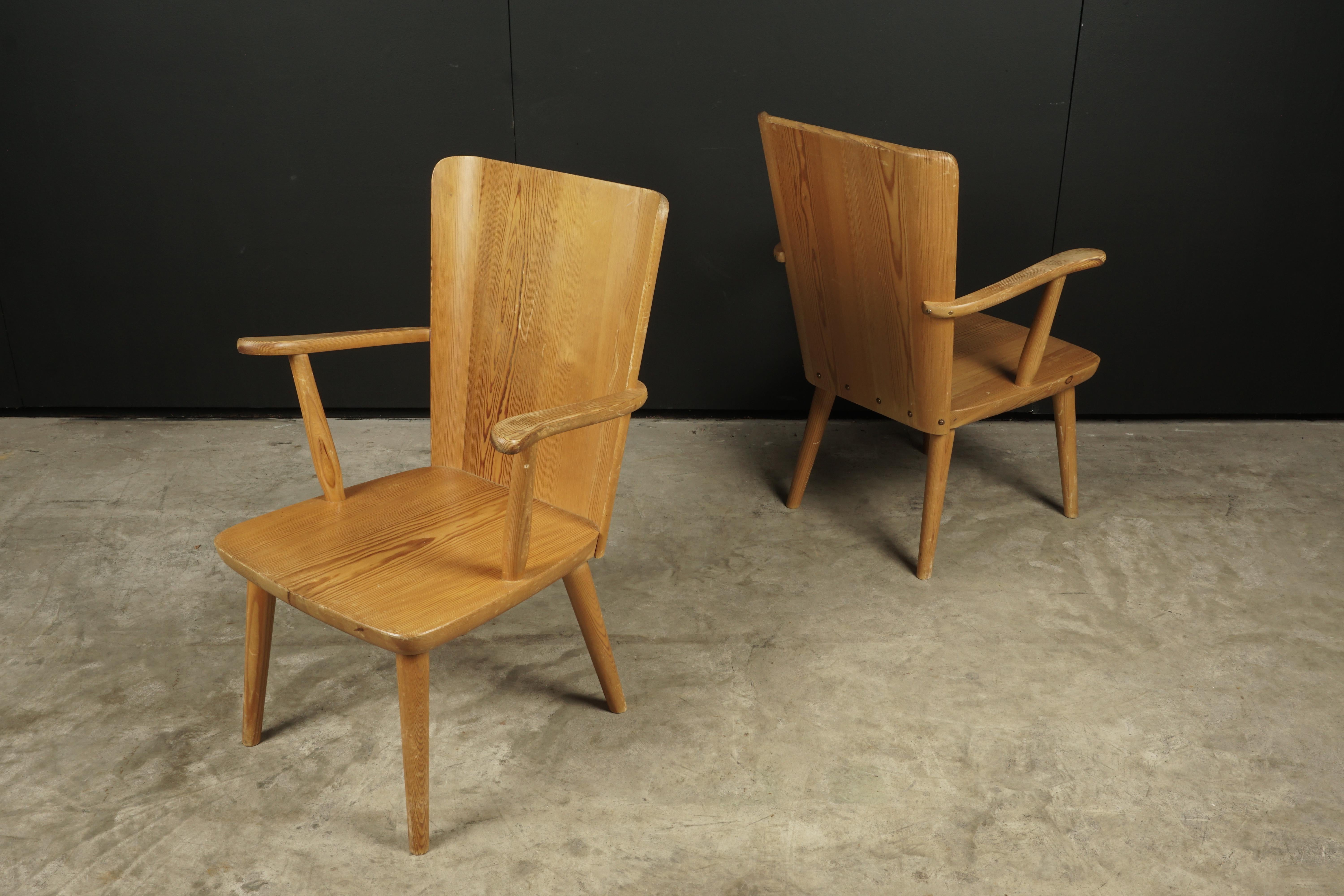 Vintage Pair of Armchairs Designed by Göran Malmvall, Sweden, circa 1940 In Good Condition In Nashville, TN