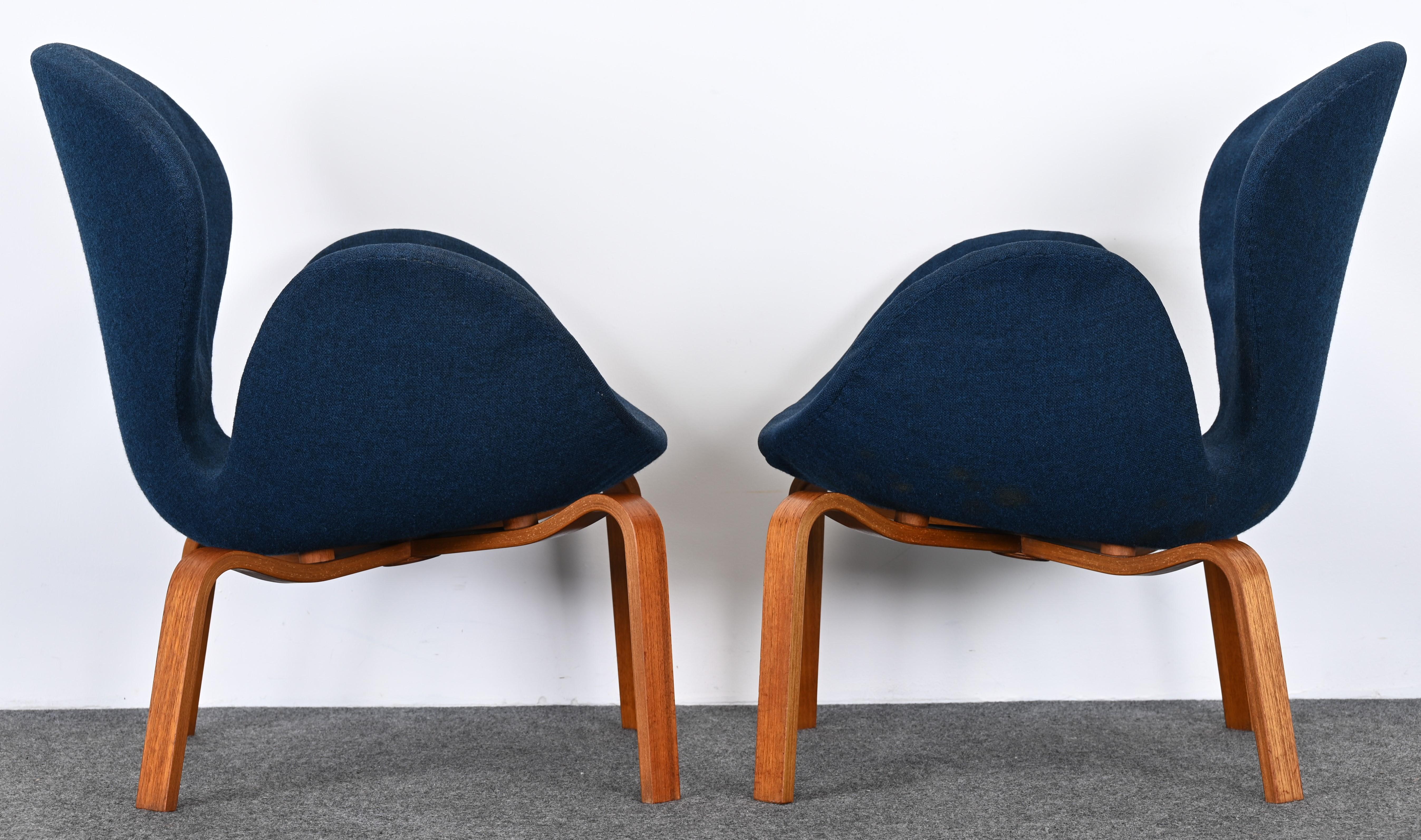 Milieu du XXe siècle Paire de chaises longues « Swan » d'Arne Jacobsen, années 1960