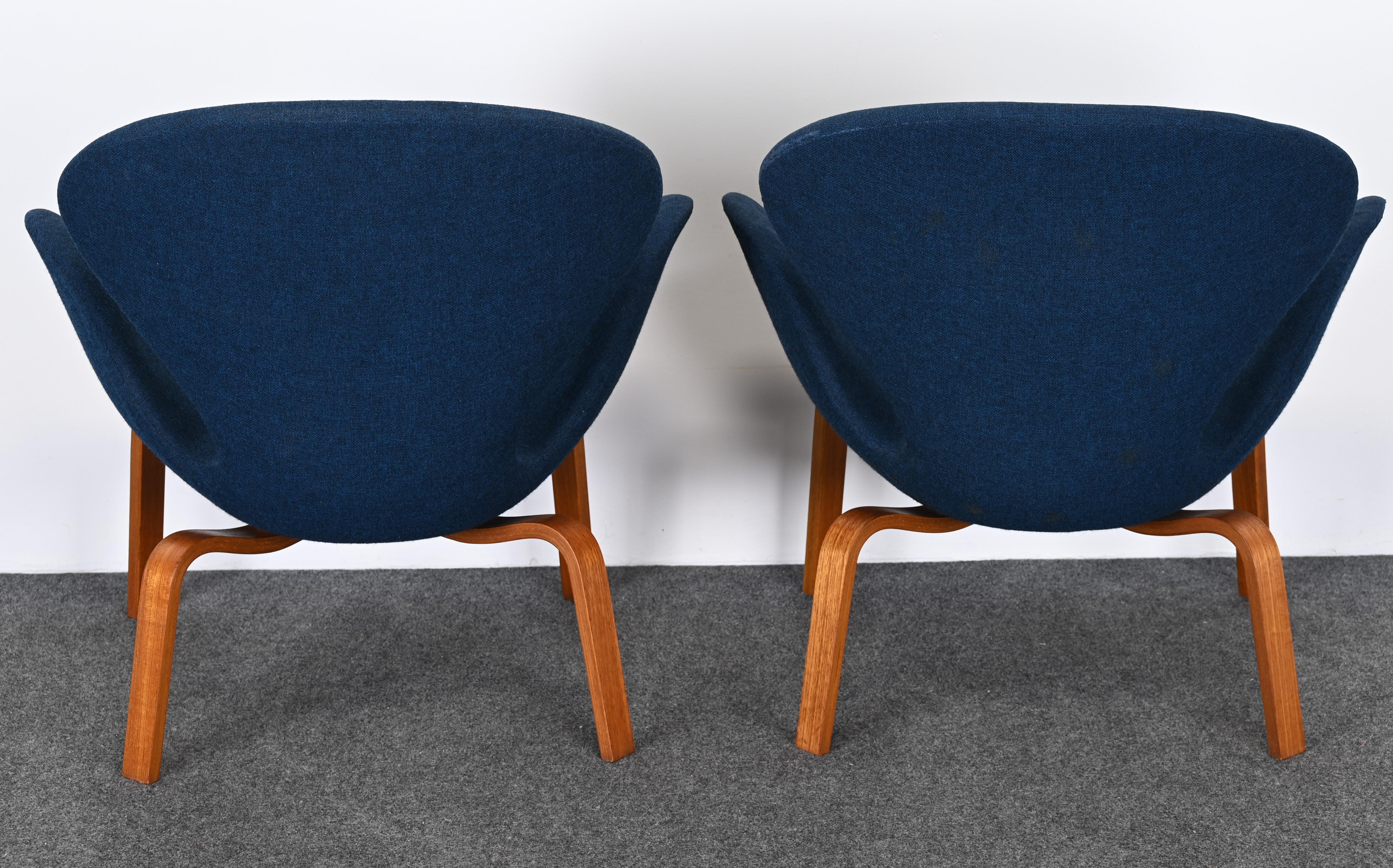 Tissu d'ameublement Paire de chaises longues « Swan » d'Arne Jacobsen, années 1960