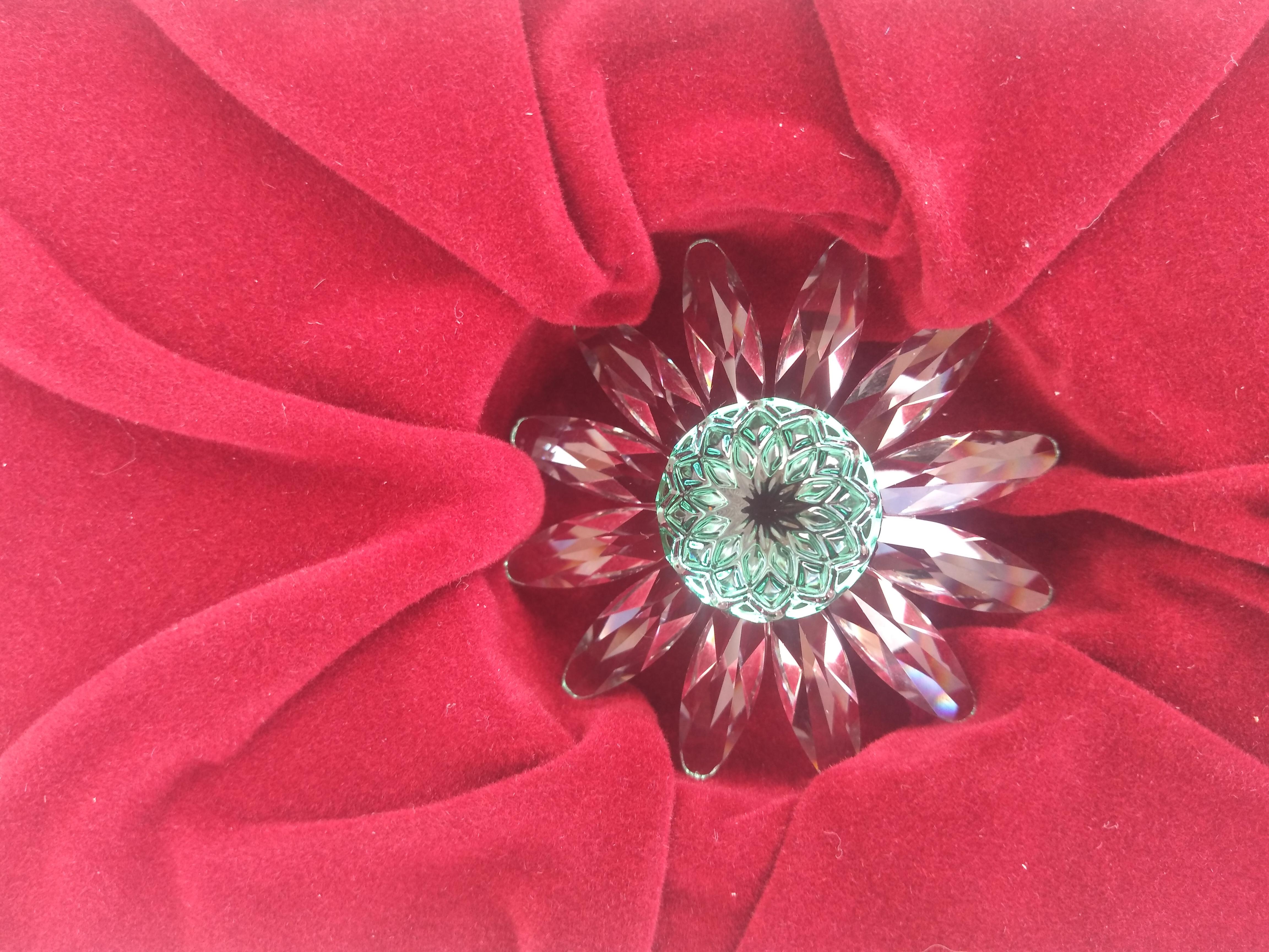 Coppia di fiori di cristallo Swarovski e 43 cristalli di fiori in miniatura In condizioni buone in vendita a Pasadena, TX