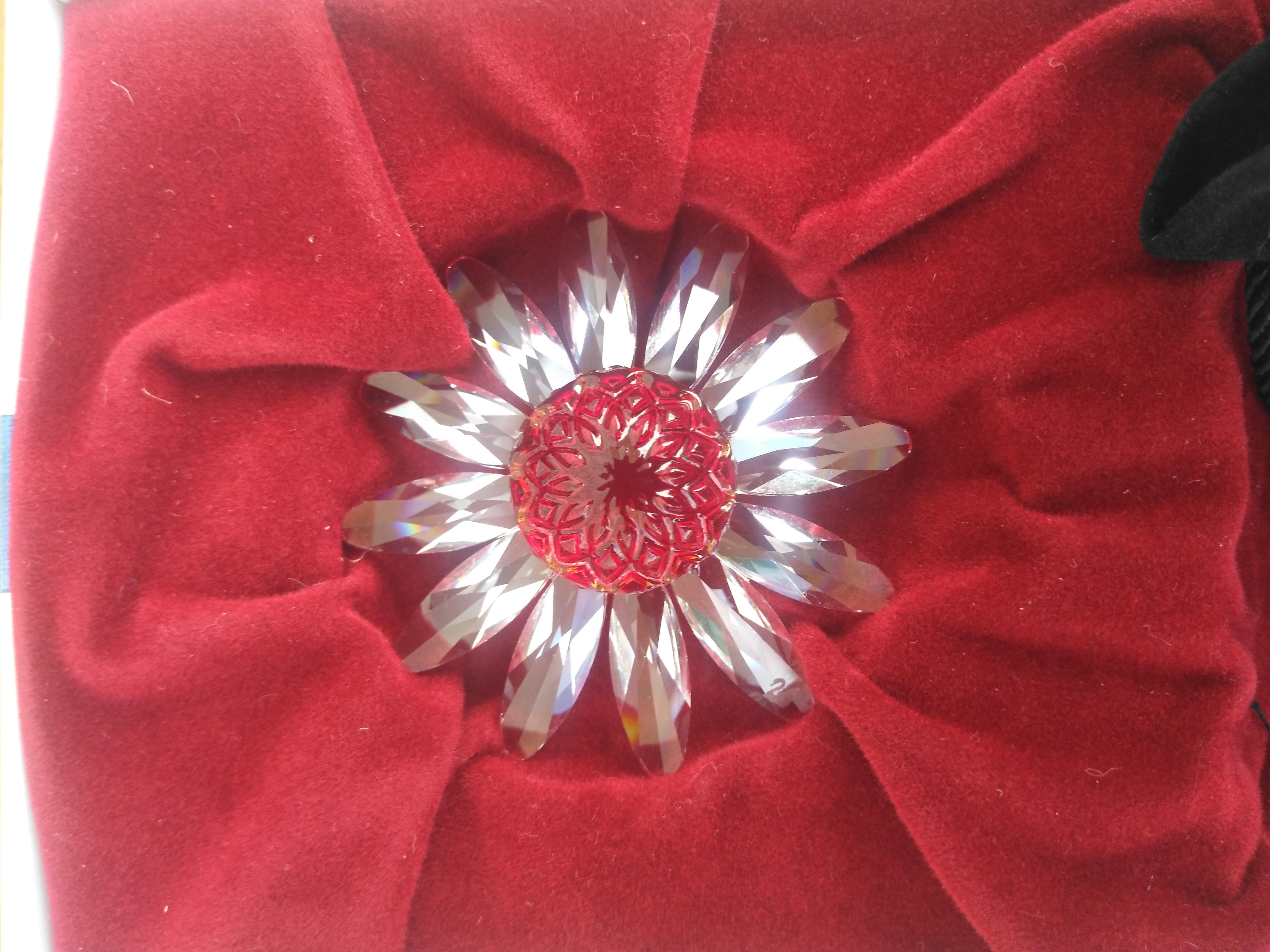 XX secolo Coppia di fiori di cristallo Swarovski e 43 cristalli di fiori in miniatura in vendita