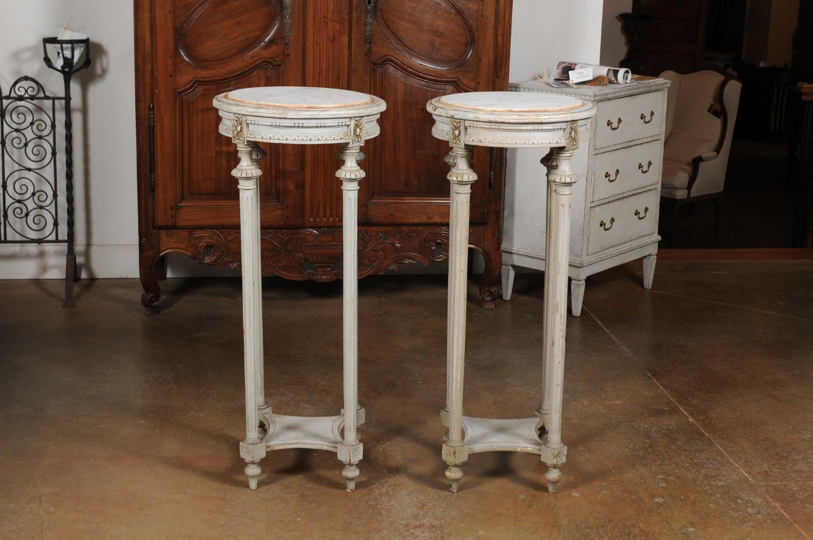 Pair of Swedish 1830s Neoclassical Painted Pedestal Stands with Carrara Marble For Sale 5
