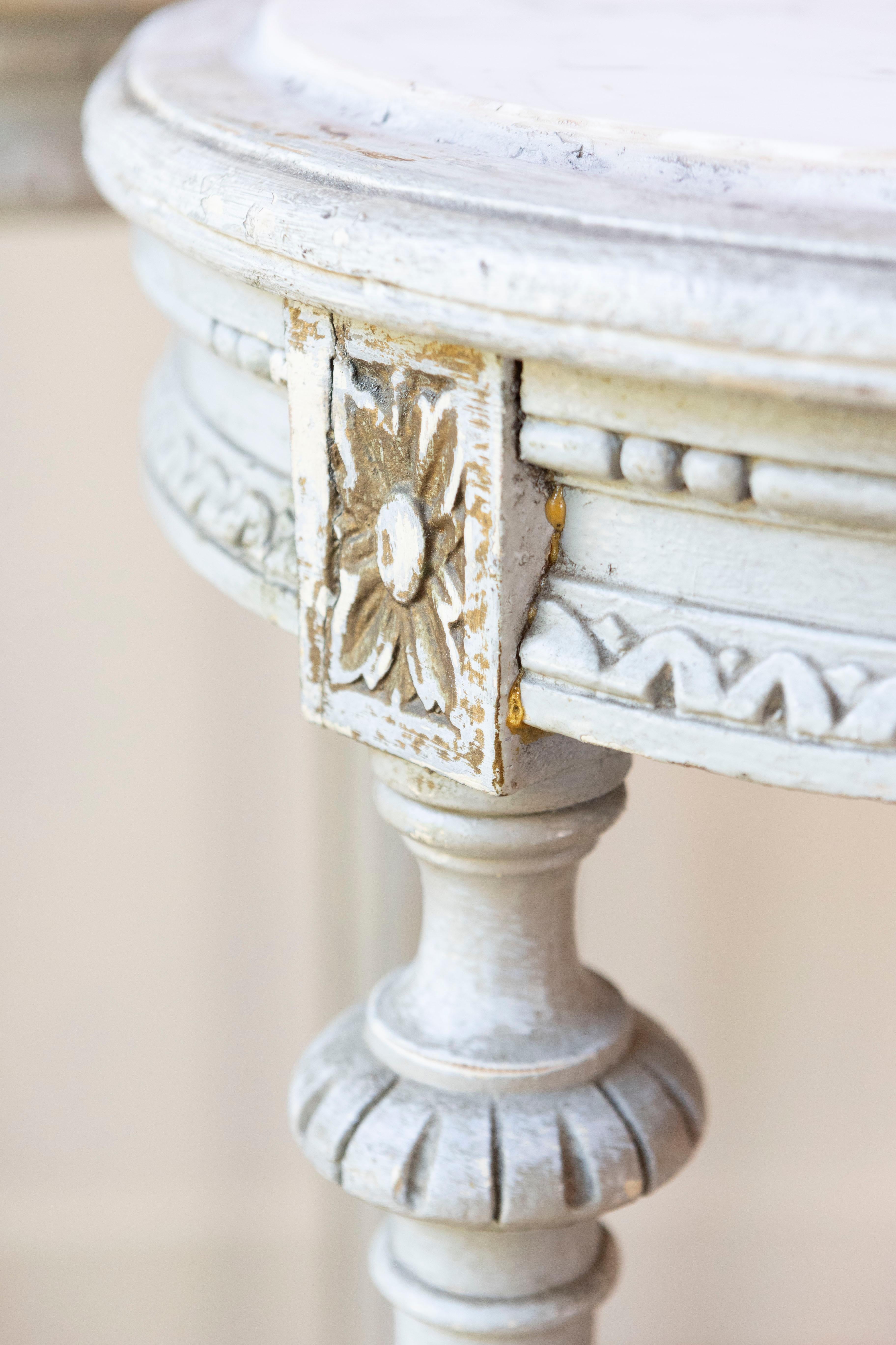 Pair of Swedish 1830s Neoclassical Painted Pedestal Stands with Carrara Marble For Sale 6