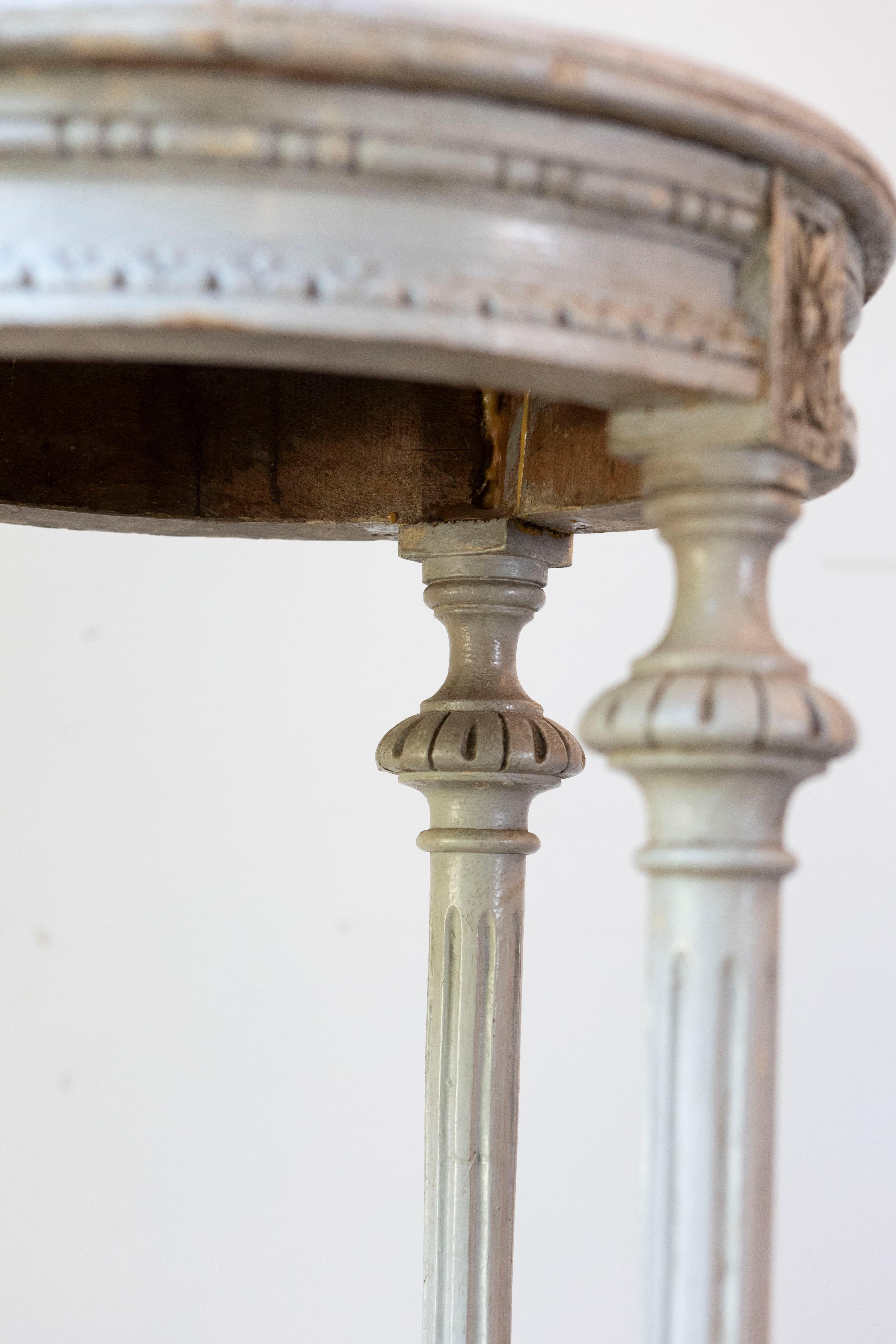 Pair of Swedish 1830s Neoclassical Painted Pedestal Stands with Carrara Marble For Sale 8