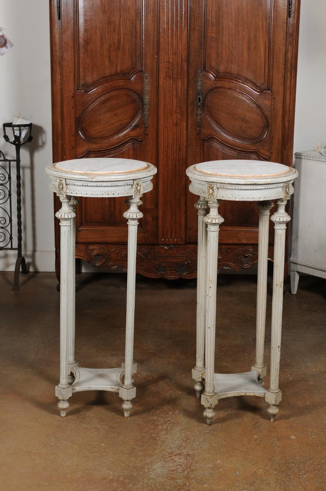 Pair of Swedish 1830s Neoclassical Painted Pedestal Stands with Carrara Marble For Sale 9