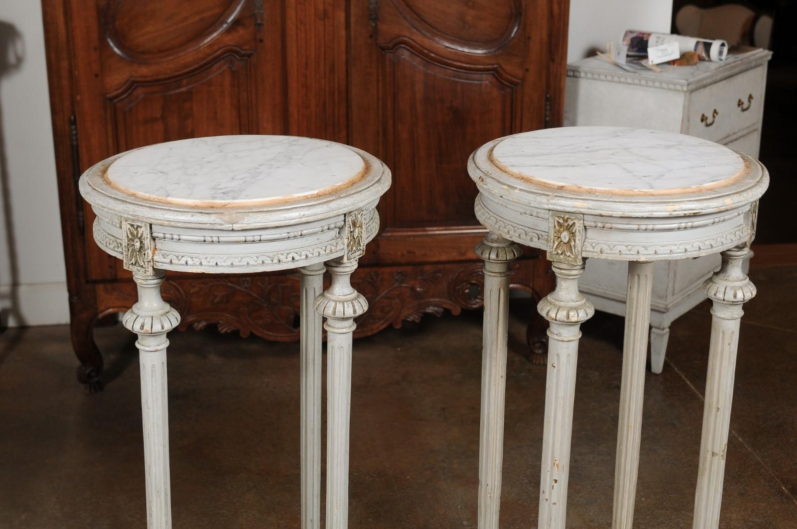Pair of Swedish 1830s Neoclassical Painted Pedestal Stands with Carrara Marble For Sale 10