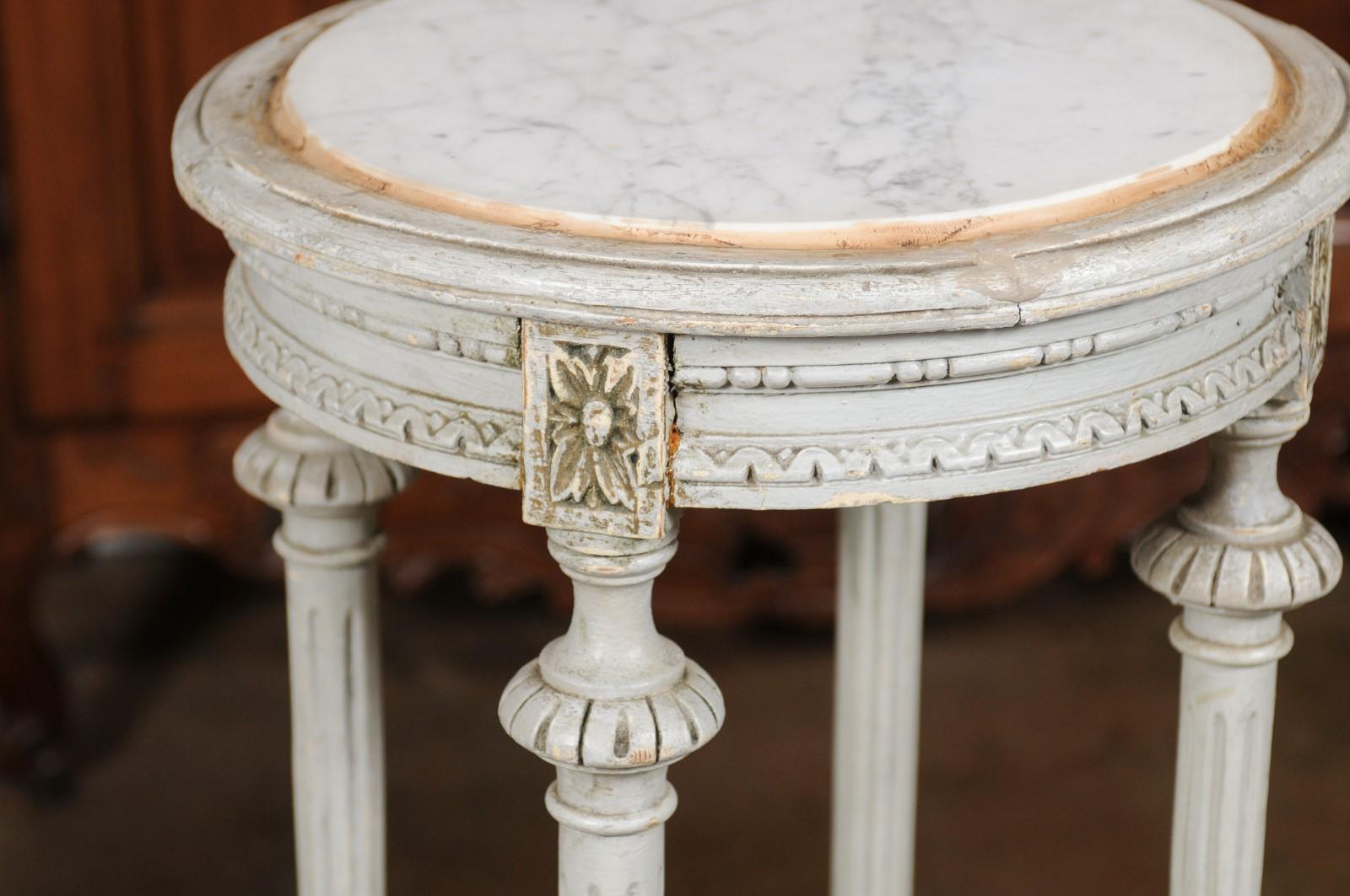 Pair of Swedish 1830s Neoclassical Painted Pedestal Stands with Carrara Marble For Sale 1