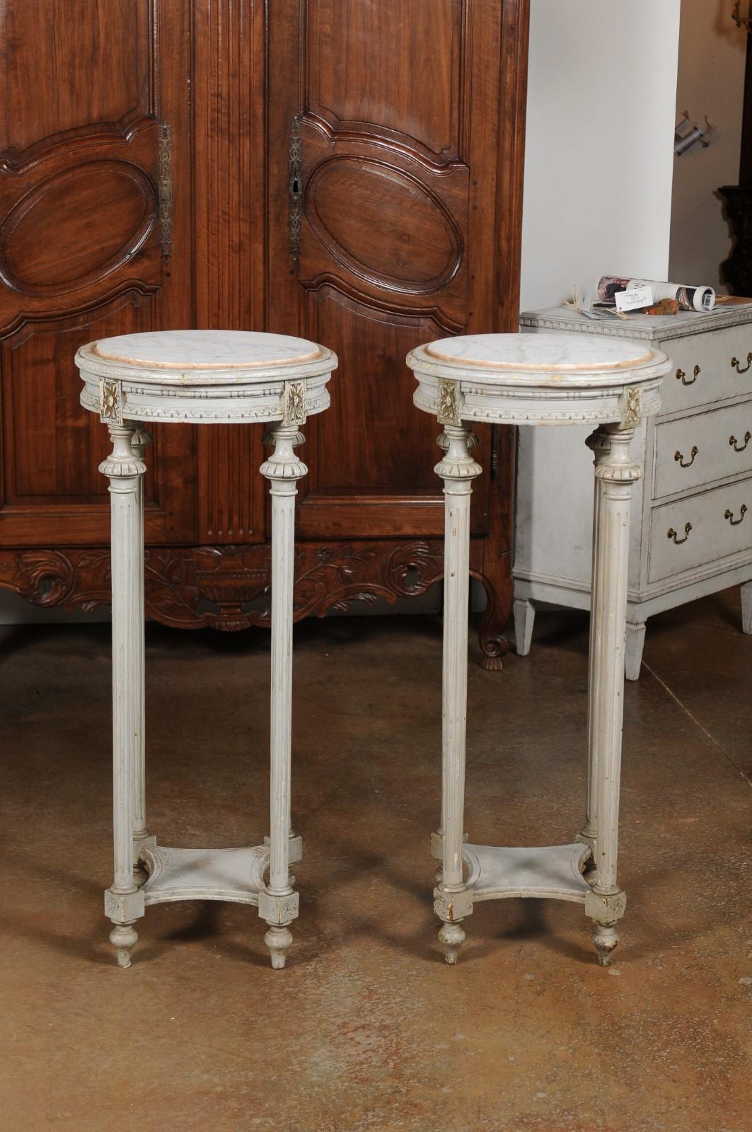 Pair of Swedish 1830s Neoclassical Painted Pedestal Stands with Carrara Marble For Sale 3