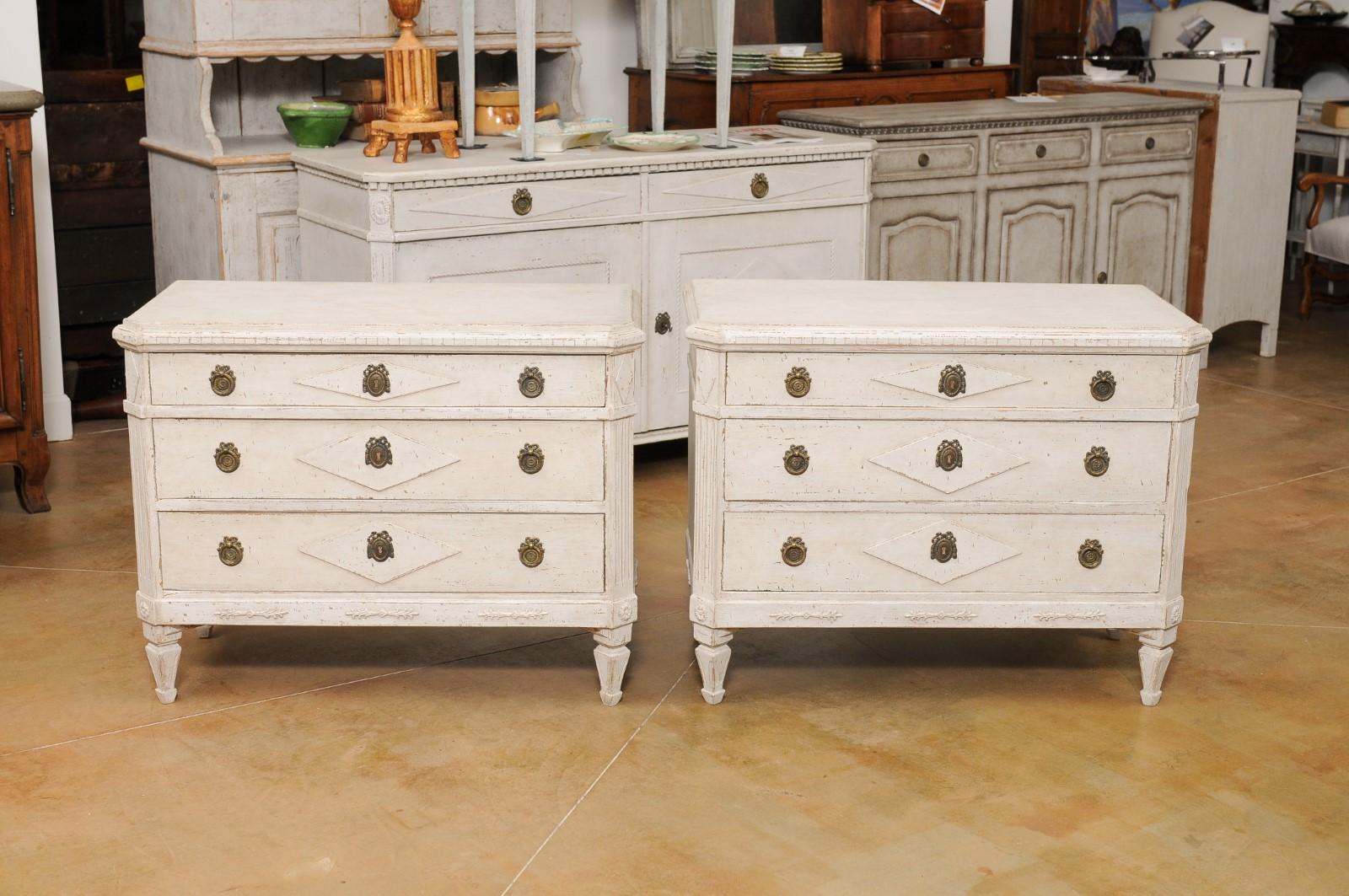 Pair of Swedish 1890s Painted Wood Gustavian Style Three-Drawer Chests 9