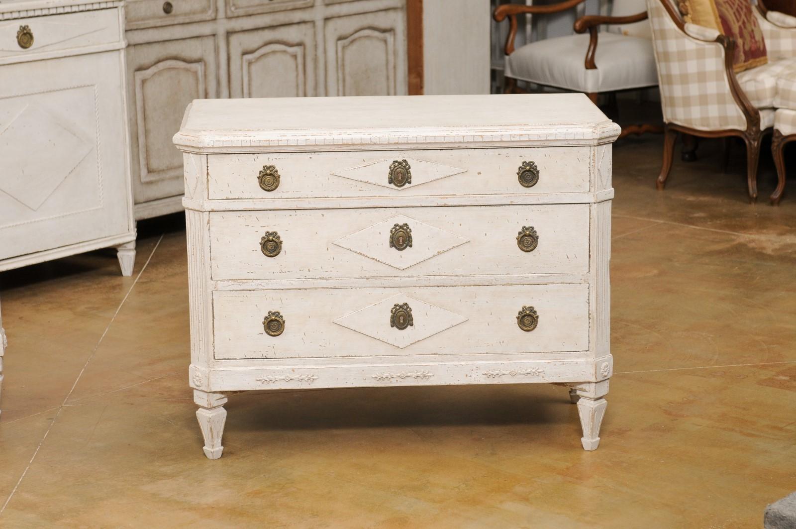 Pair of Swedish 1890s Painted Wood Gustavian Style Three-Drawer Chests In Good Condition In Atlanta, GA
