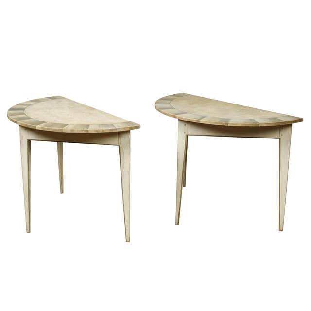 Tables Radiates English 1900s Black and Gold Demilune Table with Chinoiserie Decor and ...