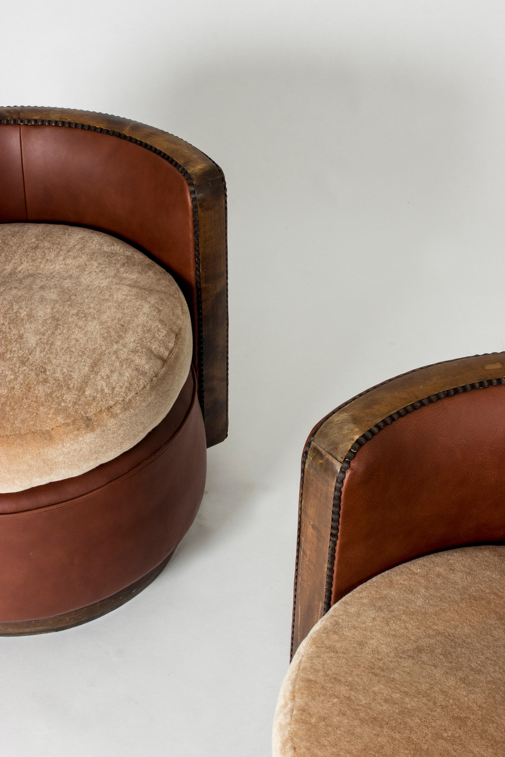 Pair of Swedish 1930s Leather and Mohair Lounge Chairs 6