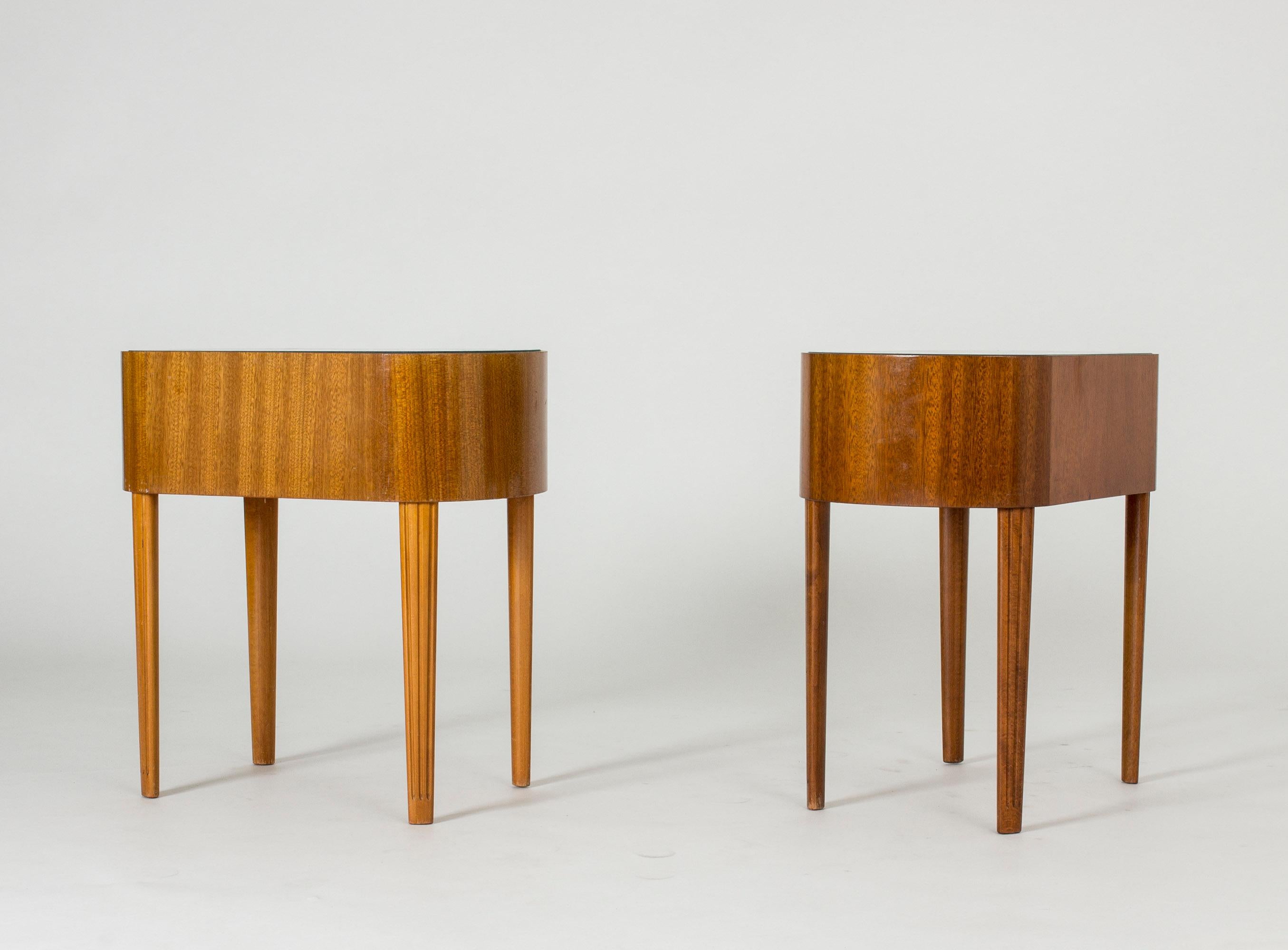 Pair of Swedish 1940s Mahogany Side Tables In Good Condition In Stockholm, SE