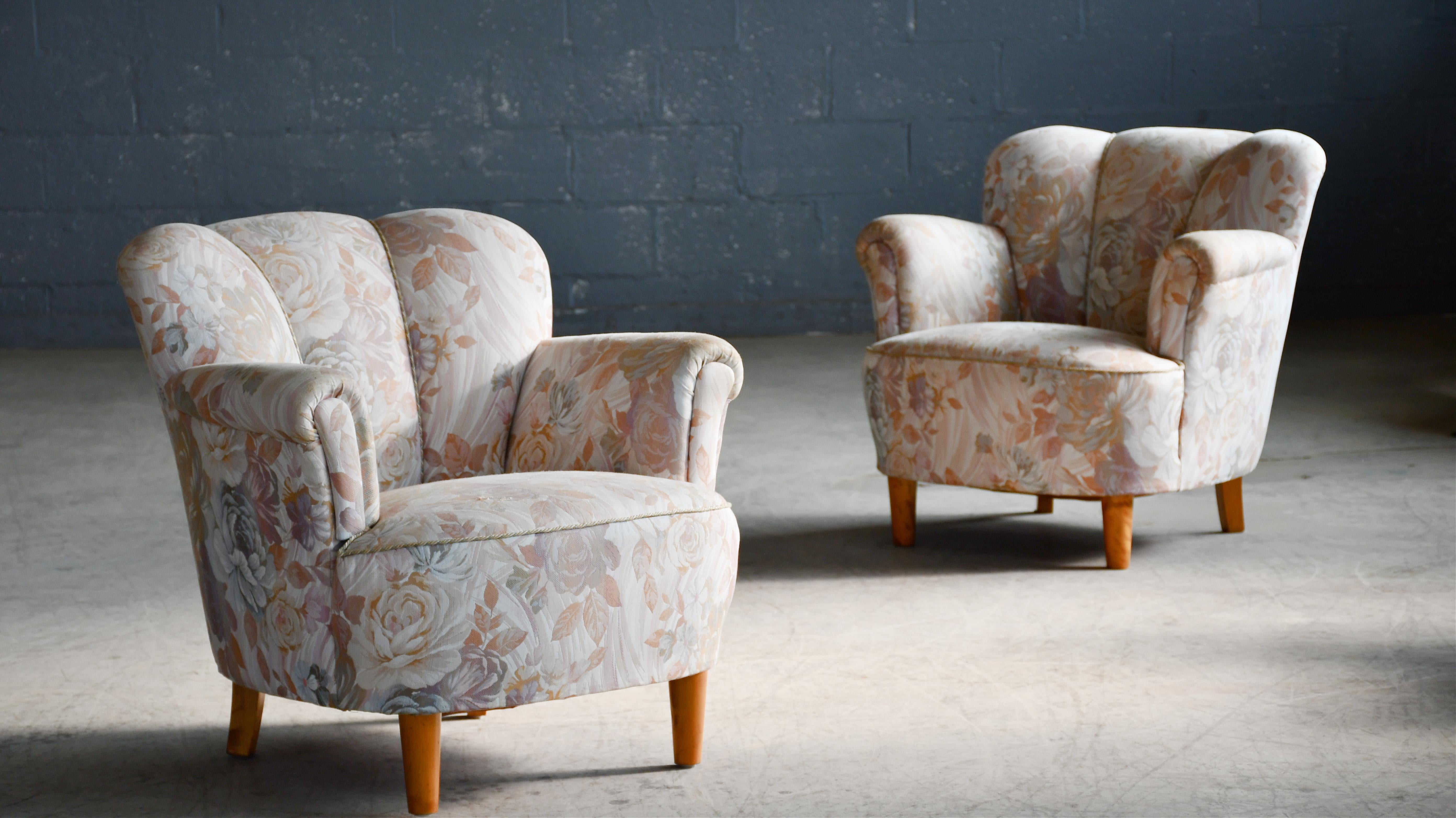 Paire de chaises longues suédoises de taille moyenne des années 1940 dans le style de Carl-Johan Boman en vente 1