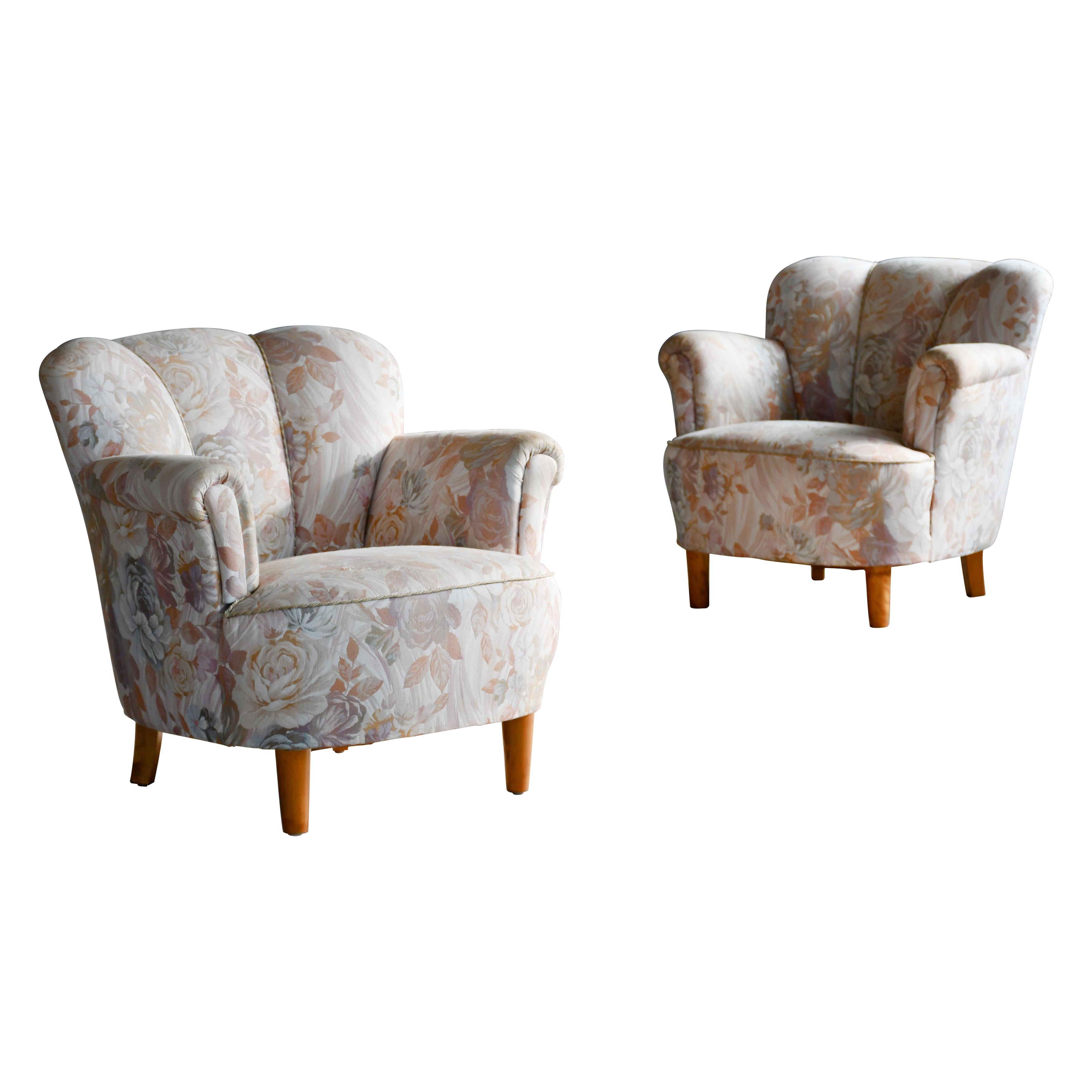 Paire de chaises longues suédoises de taille moyenne des années 1940 dans le style de Carl-Johan Boman en vente