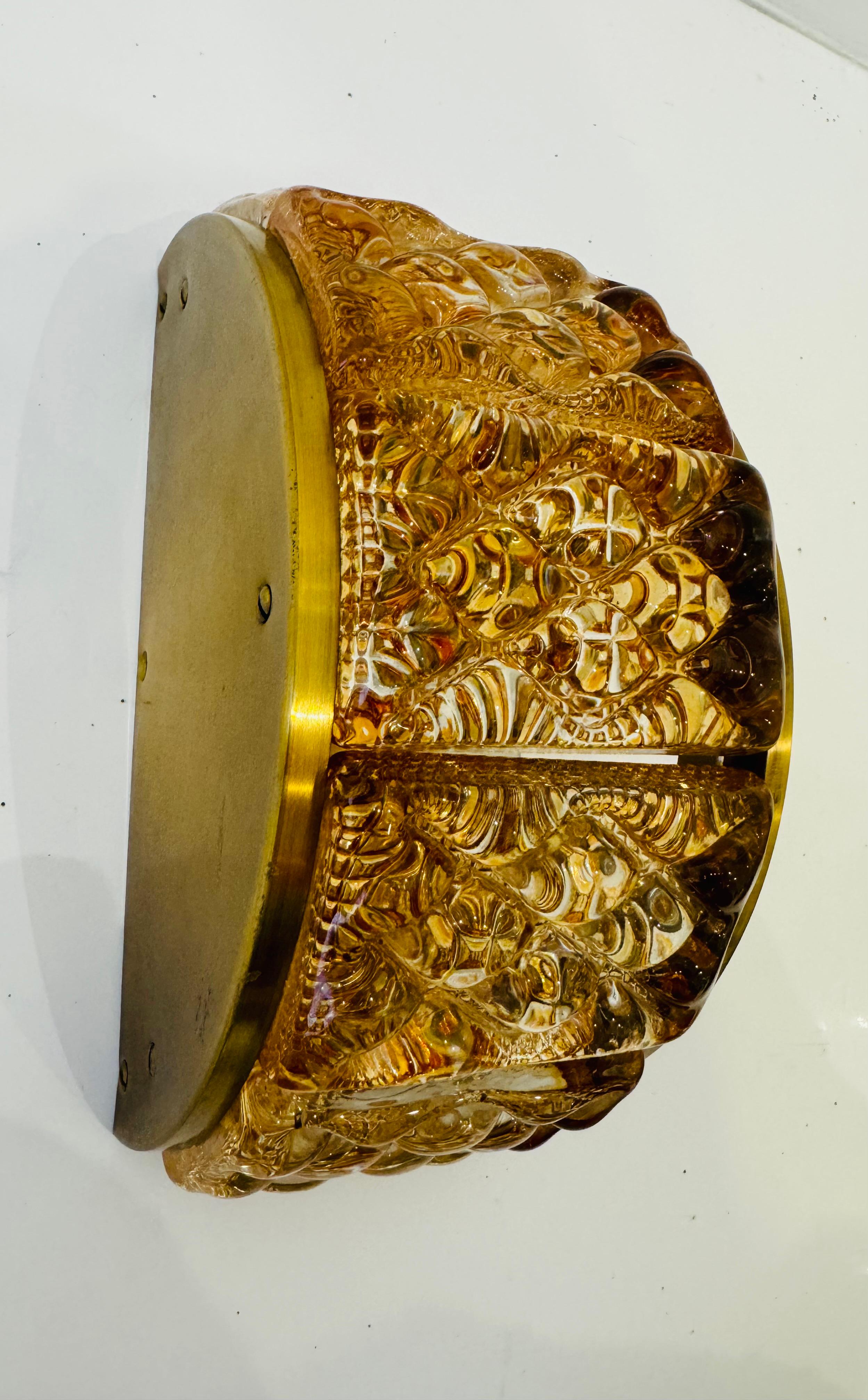 Coppia di lampade da parete in cristallo svedesi del 1960, metà del secolo scorso in vendita 1