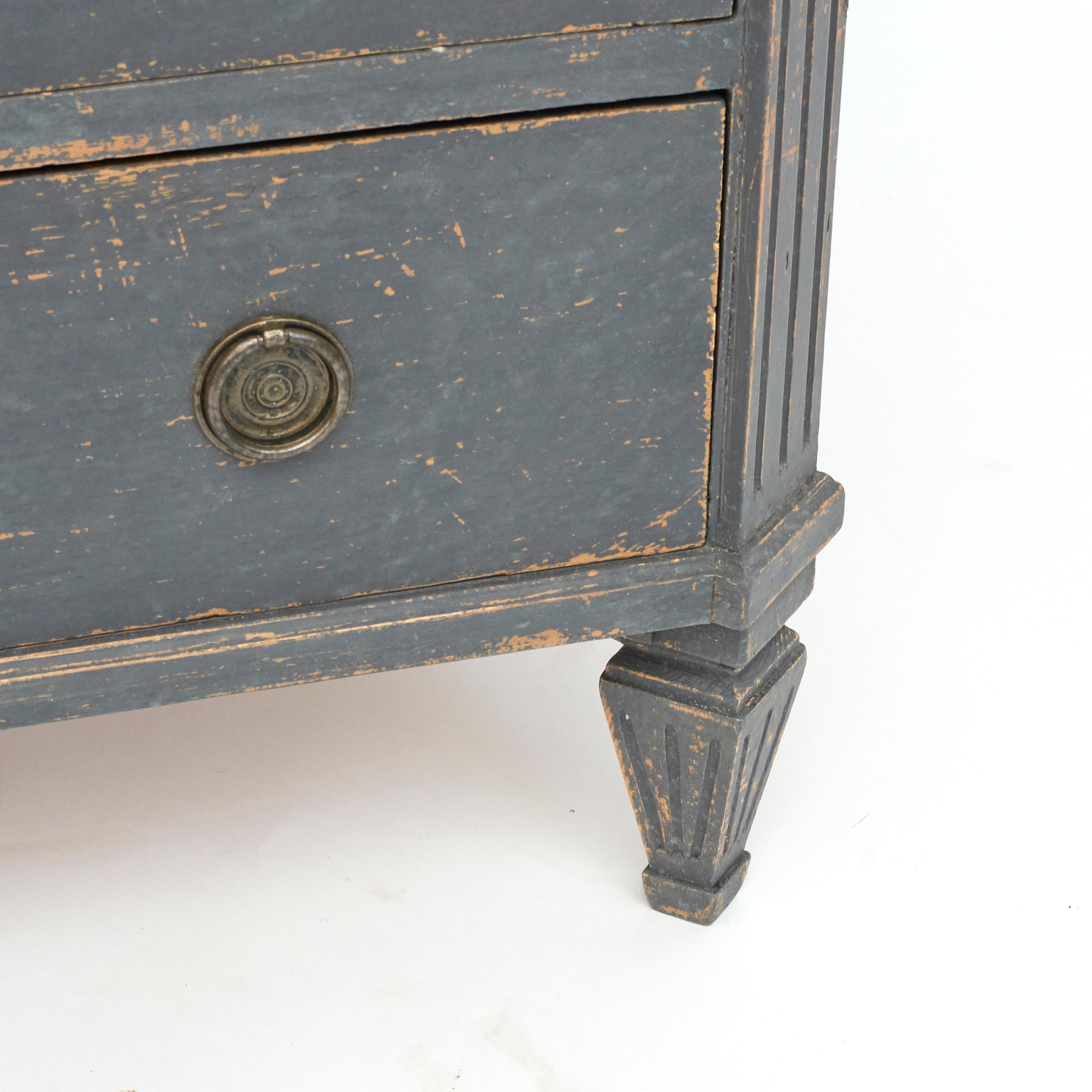 Pair of Swedish 19th Century Gustavian Style Painted Commodes 1