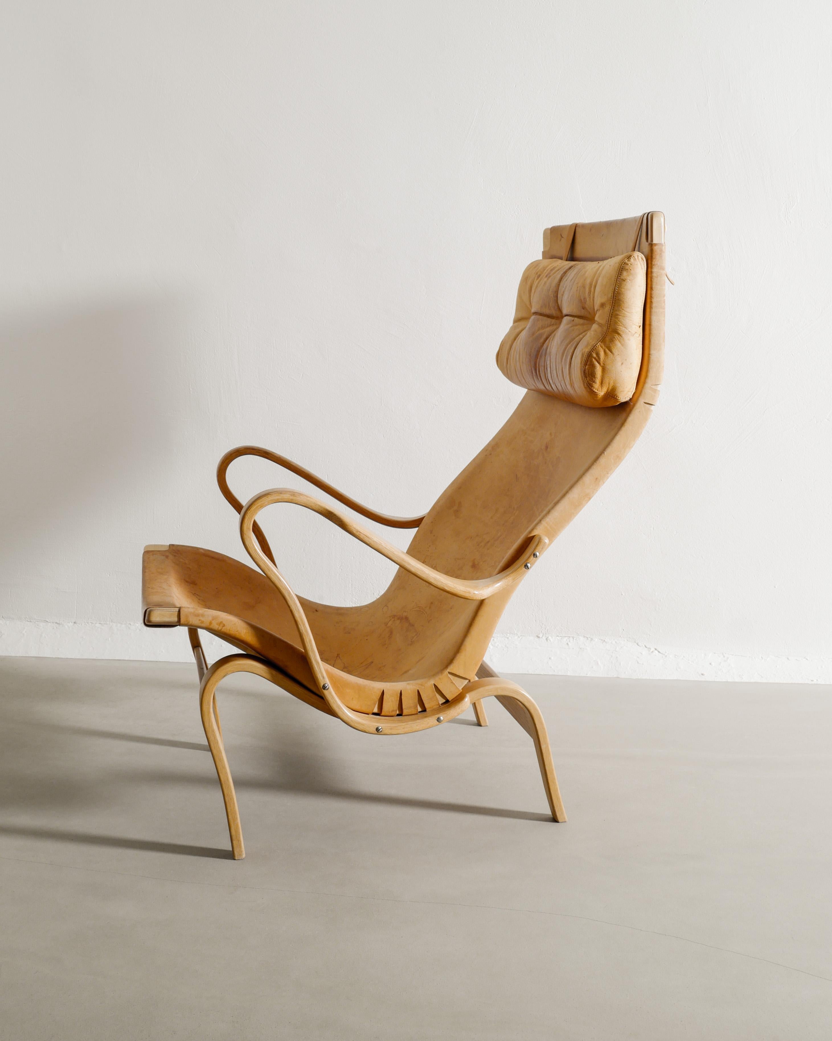 Cuir Paire de fauteuils suédois Pernilla de Bruno Mathsson en bouleau et cuir, 1973 en vente