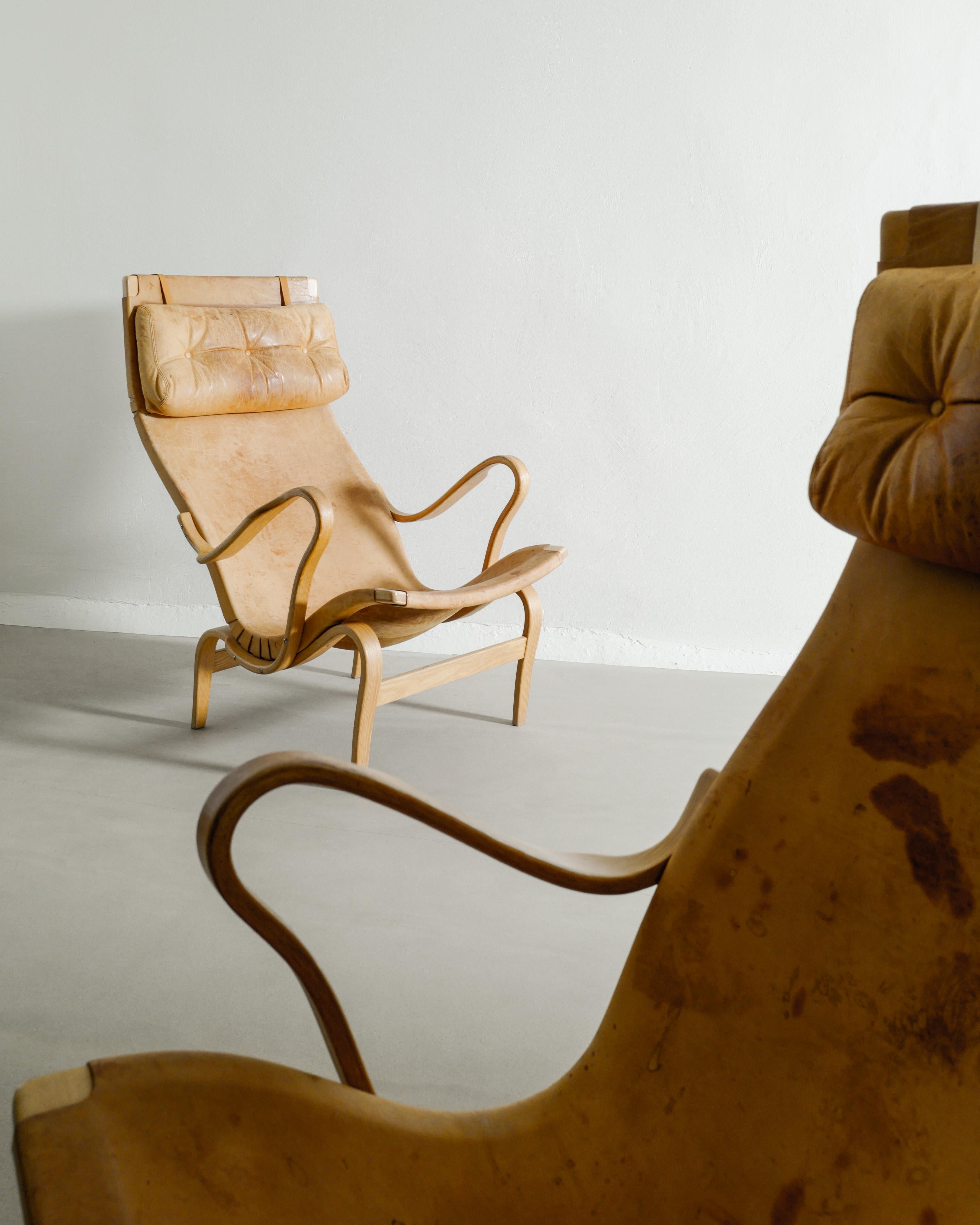 Paire de fauteuils suédois Pernilla de Bruno Mathsson en bouleau et cuir, 1973 en vente 1