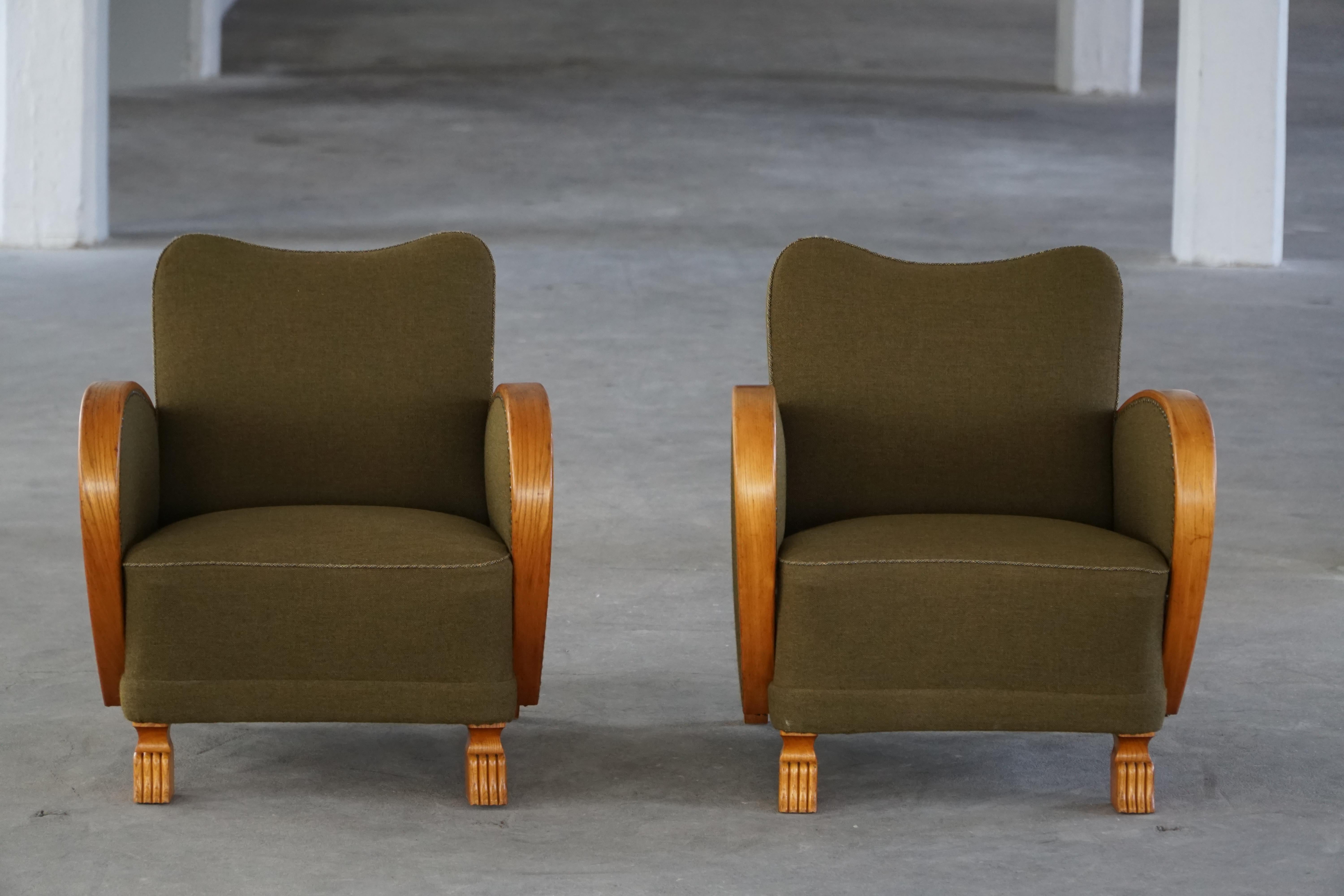 Pair of Swedish Art Deco Armchairs,  Elm, Green Wool & Lion Paw Feets, 1930s–40s For Sale 8