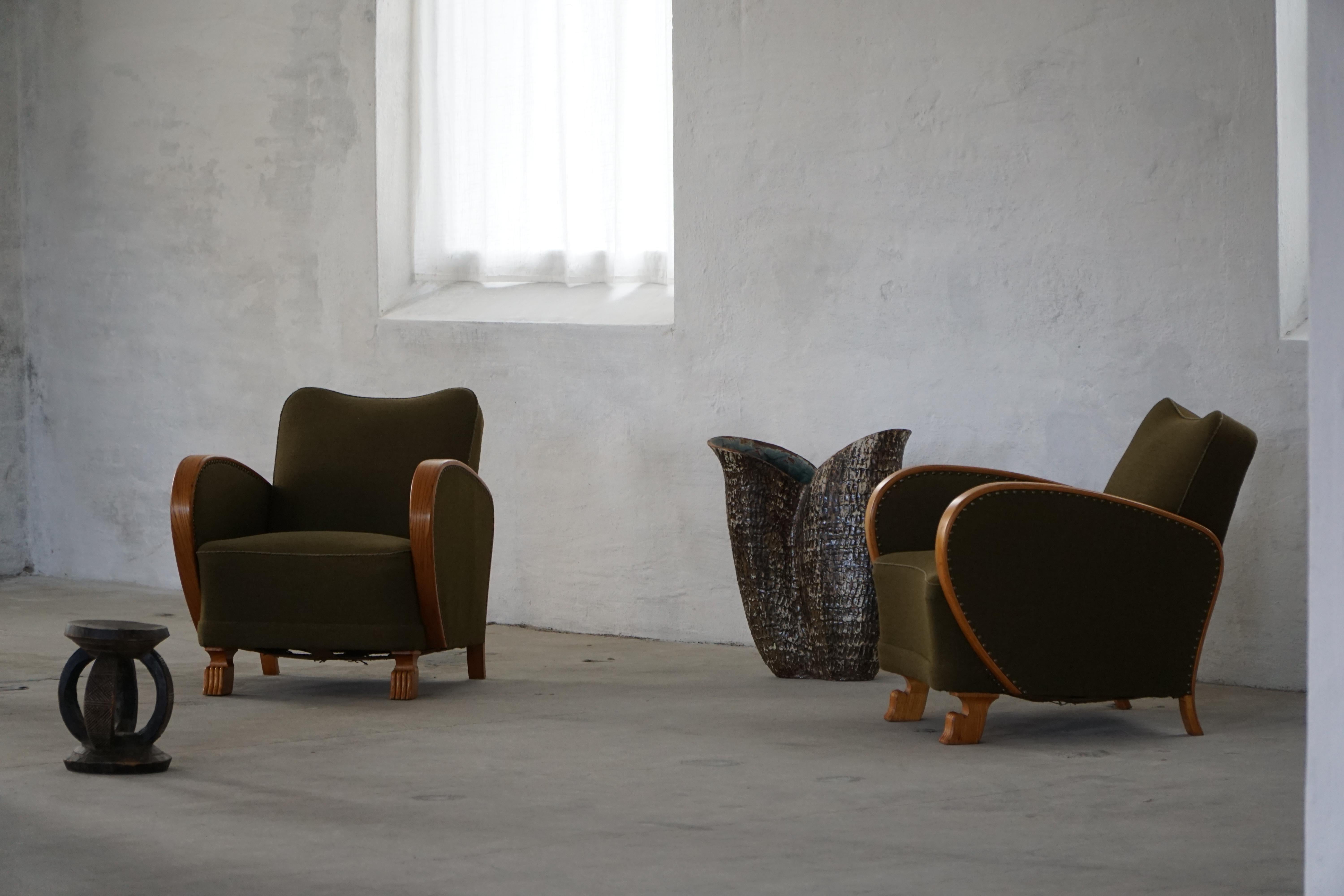 Pair of Swedish Art Deco Armchairs,  Elm, Green Wool & Lion Paw Feets, 1930s–40s For Sale 9