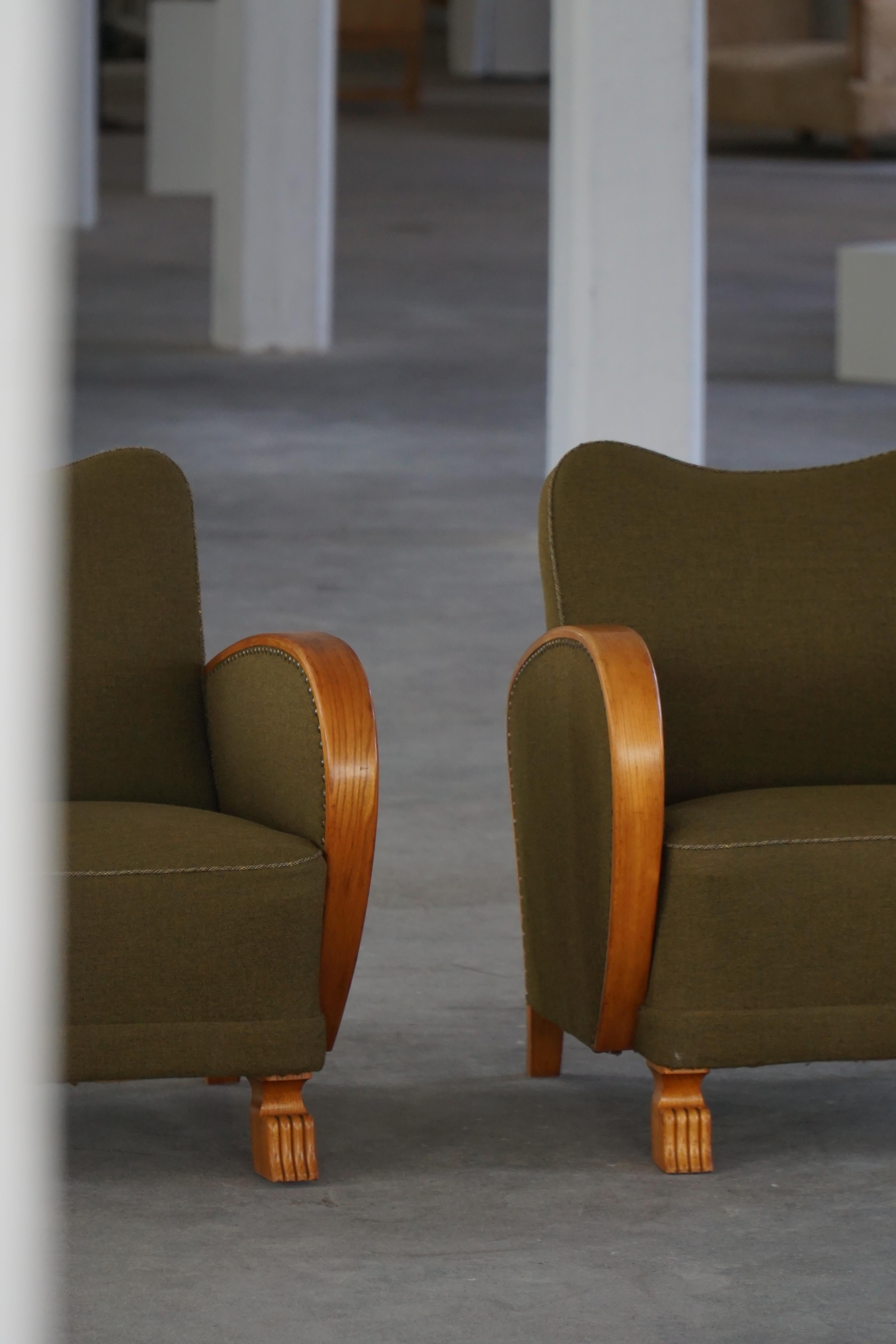 Pair of Swedish Art Deco Armchairs,  Elm, Green Wool & Lion Paw Feets, 1930s–40s For Sale 10